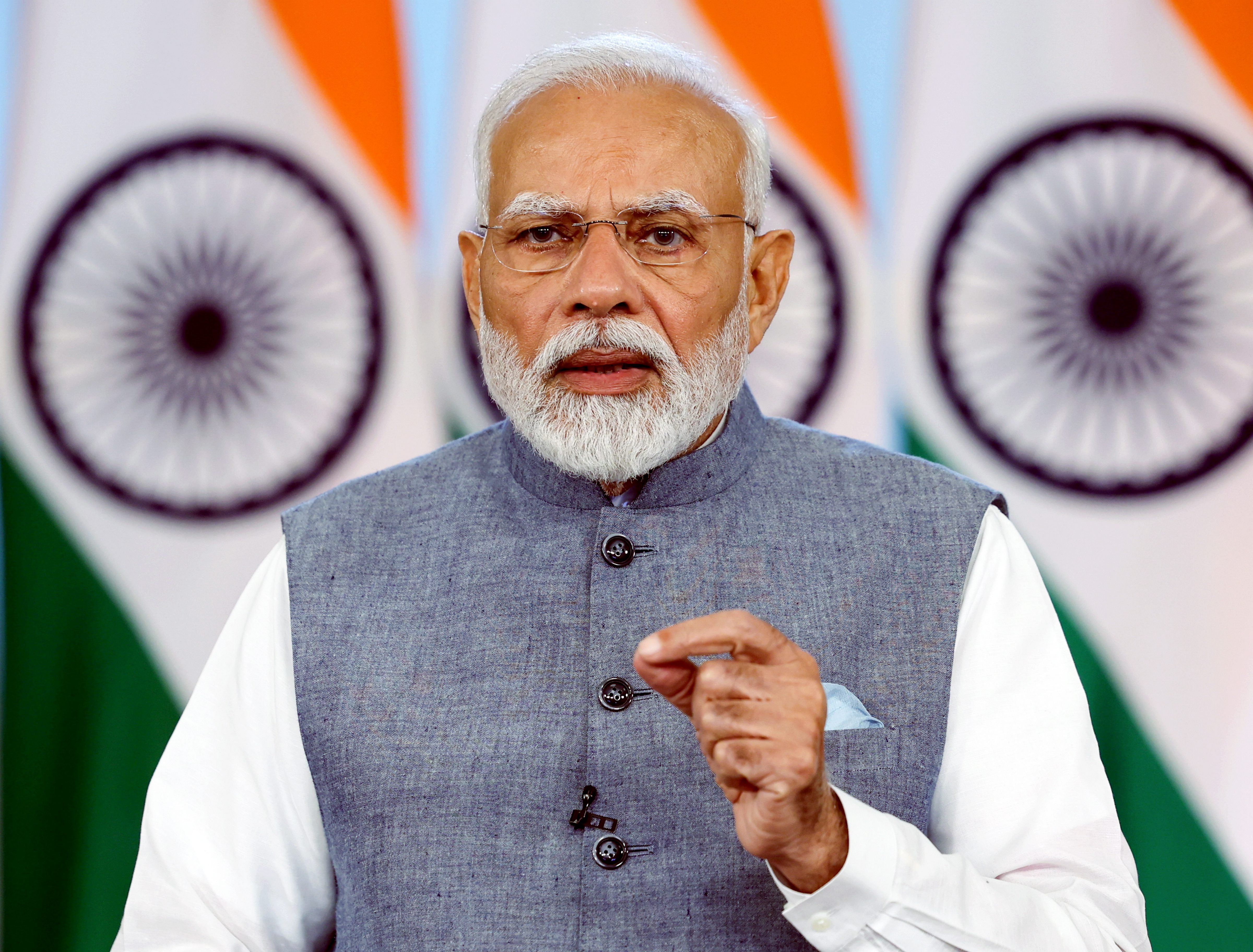 PM Modi urges Amitabh Bachchan to visit Rann Utsav and Statue of Unity