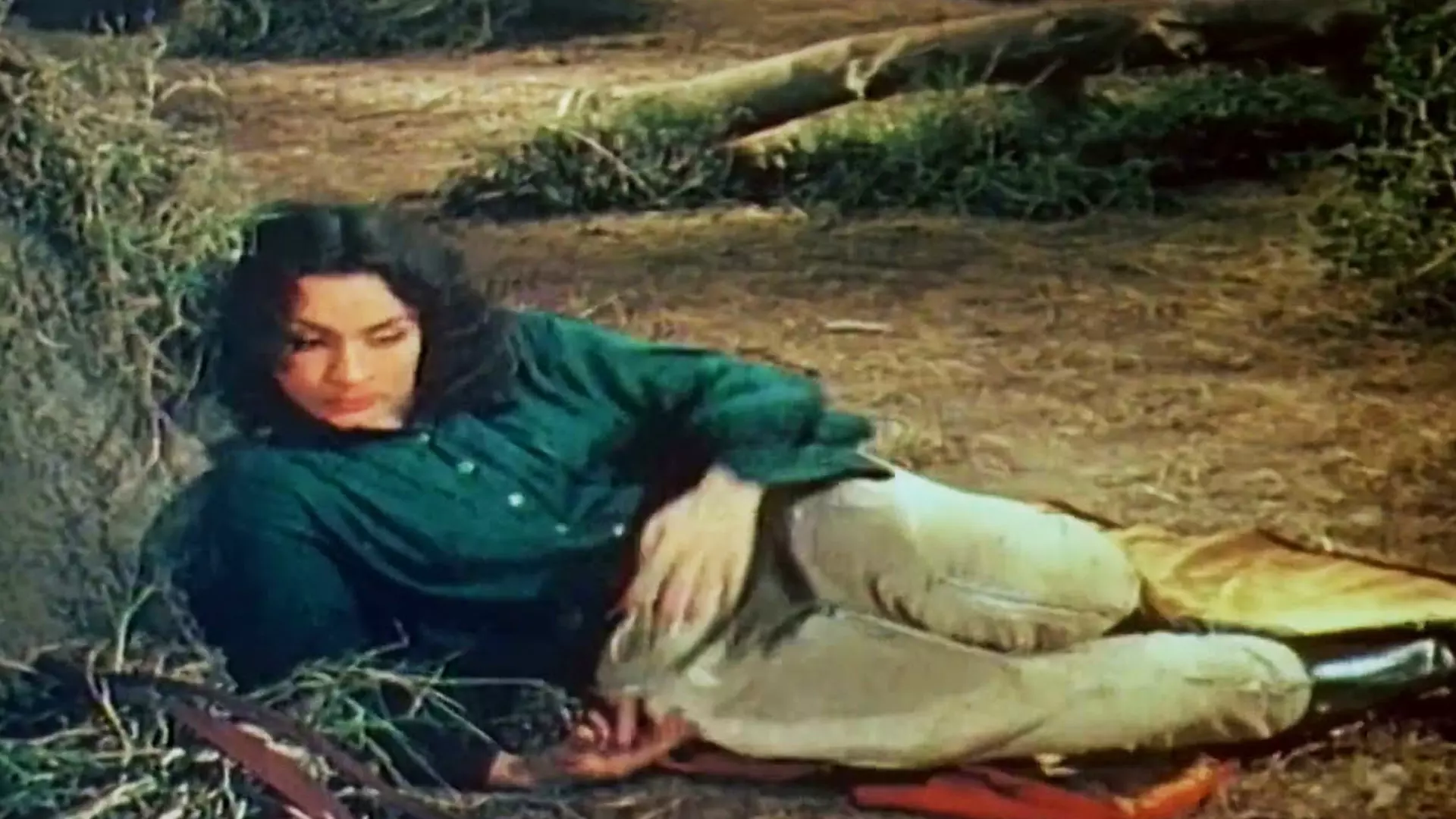 Directed by famed filmmaker Mehboob Khan, Aan was also one of the earliest ‘boss girl’ films depicting, princess Rajeshwari (introducing Nadira).