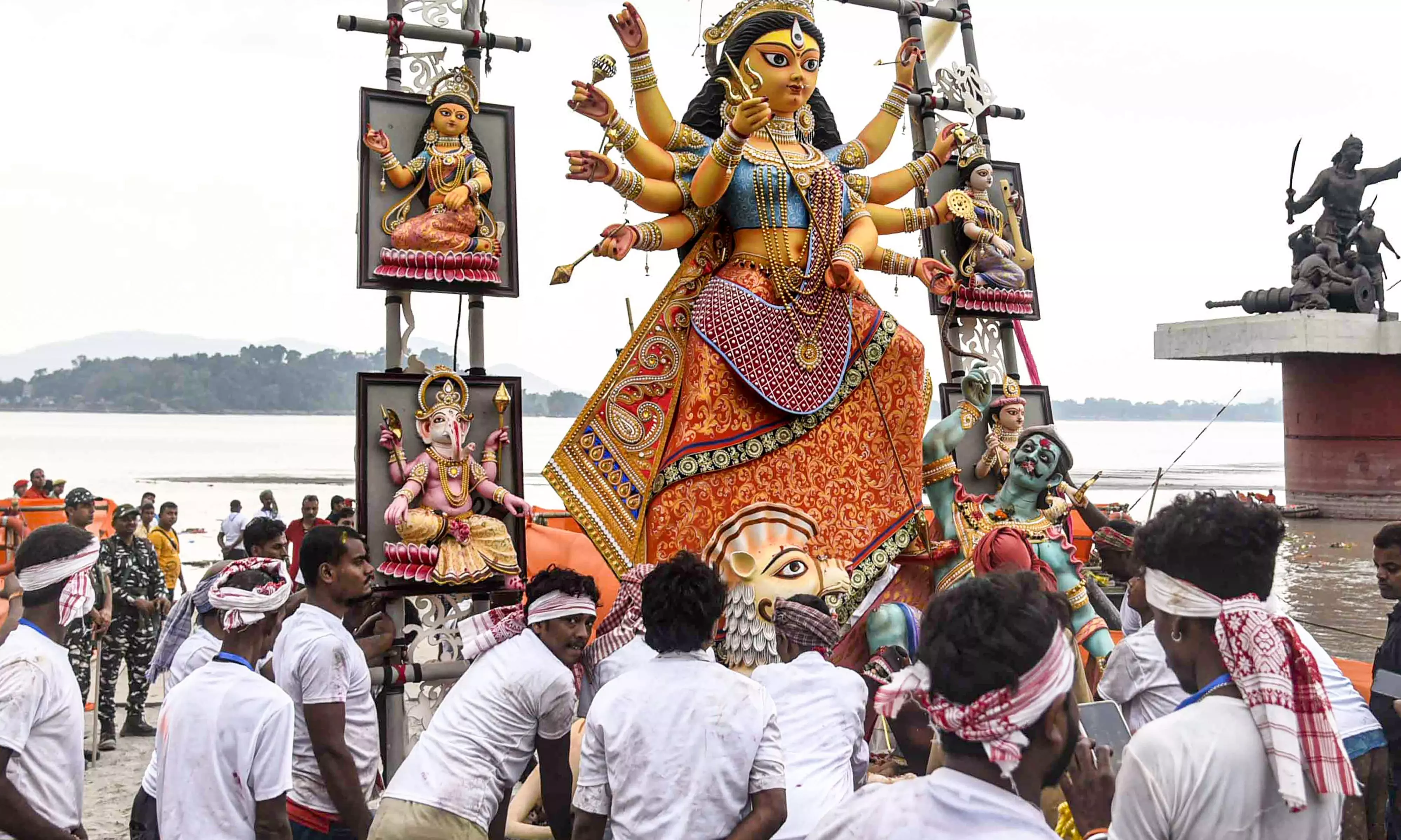 Truck overturns on Durga idol immersion procession in Jamshedpur, 2 killed, 4 injured