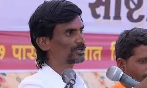 Maharashtra | CM Shinde should not listen to his deputy Fadnavis: Maratha activist Jarange