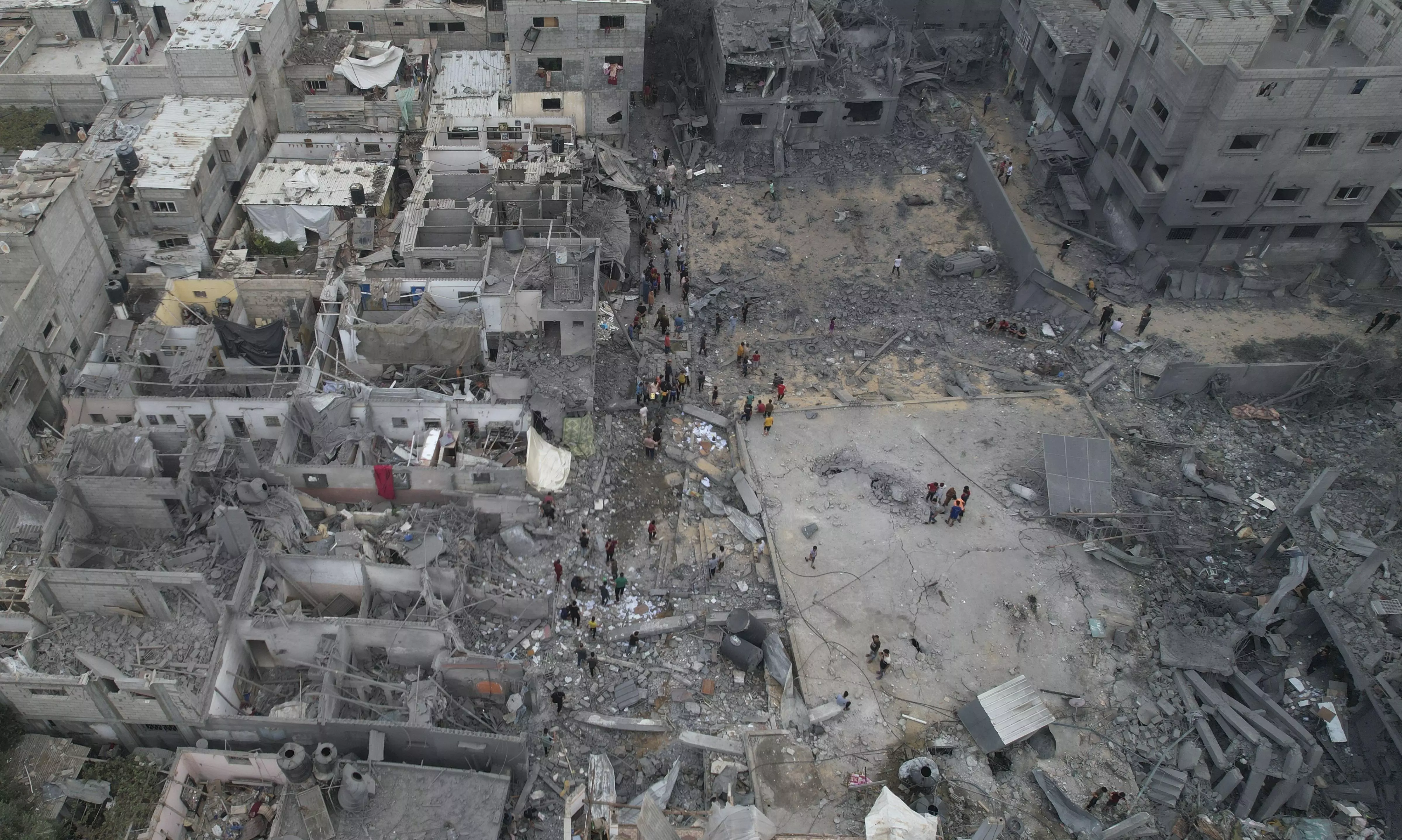 LIVE | Israel-Hamas War Day 23: Thousands loot UN aid warehouses in Gaza