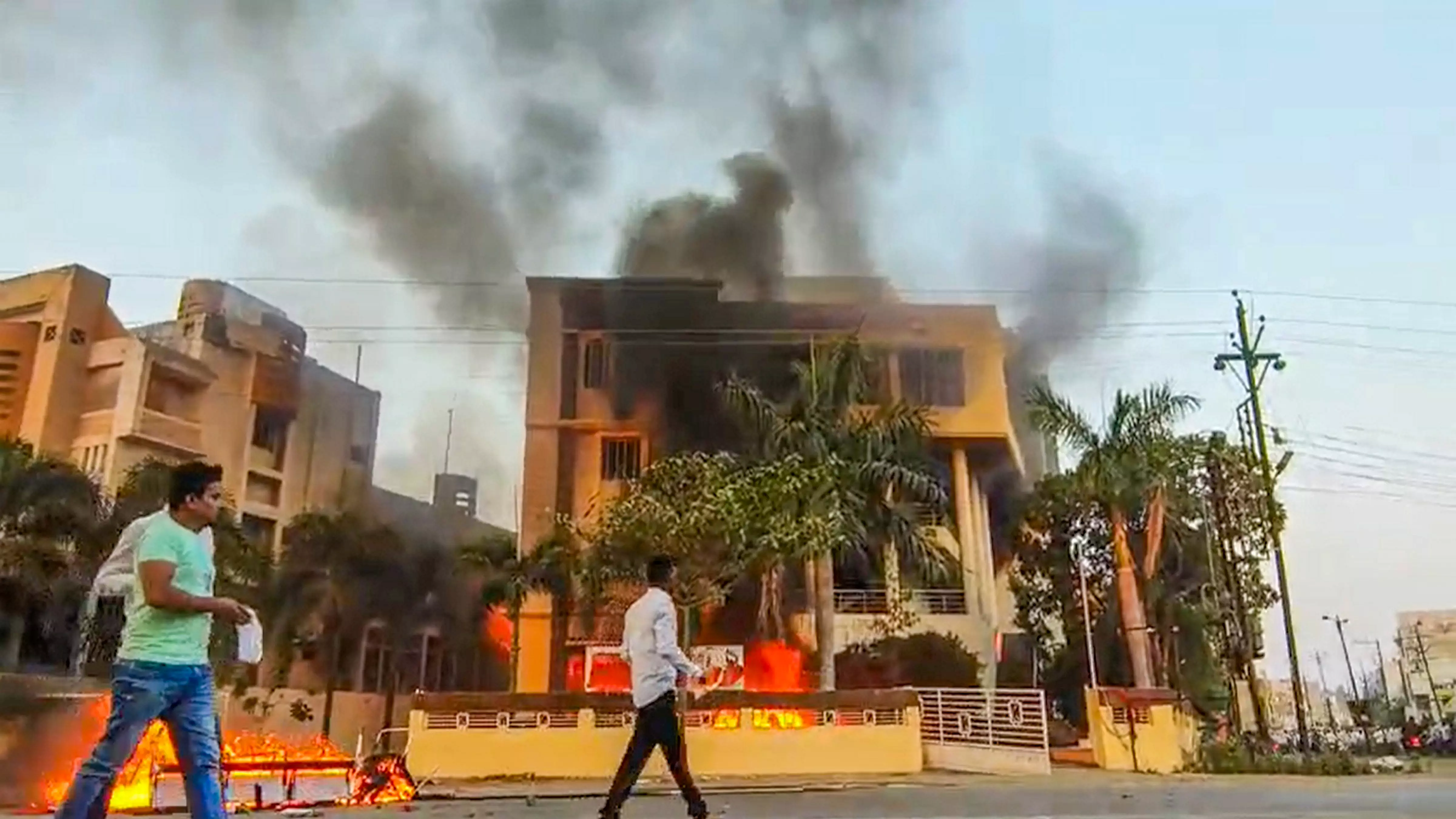 Maratha quota stir: Violence erupts; homes of 2 MLAs burnt down