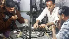 Surat diamond workers protest for pay hike and relief package