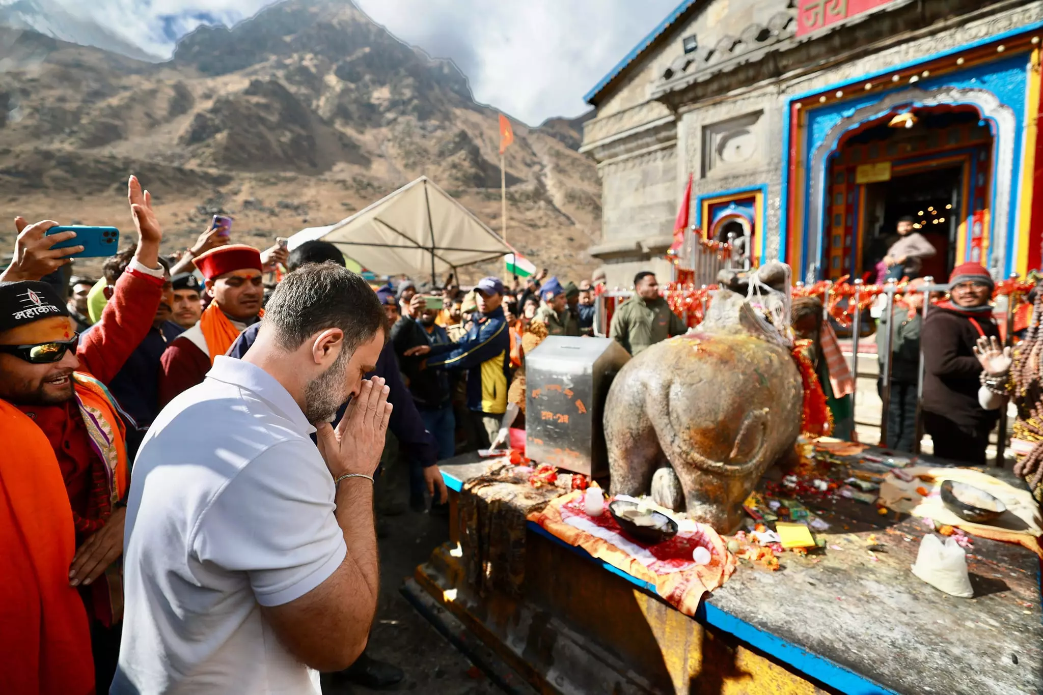 Uttarakhand: Rahul Gandhi visits Kedarnath temple