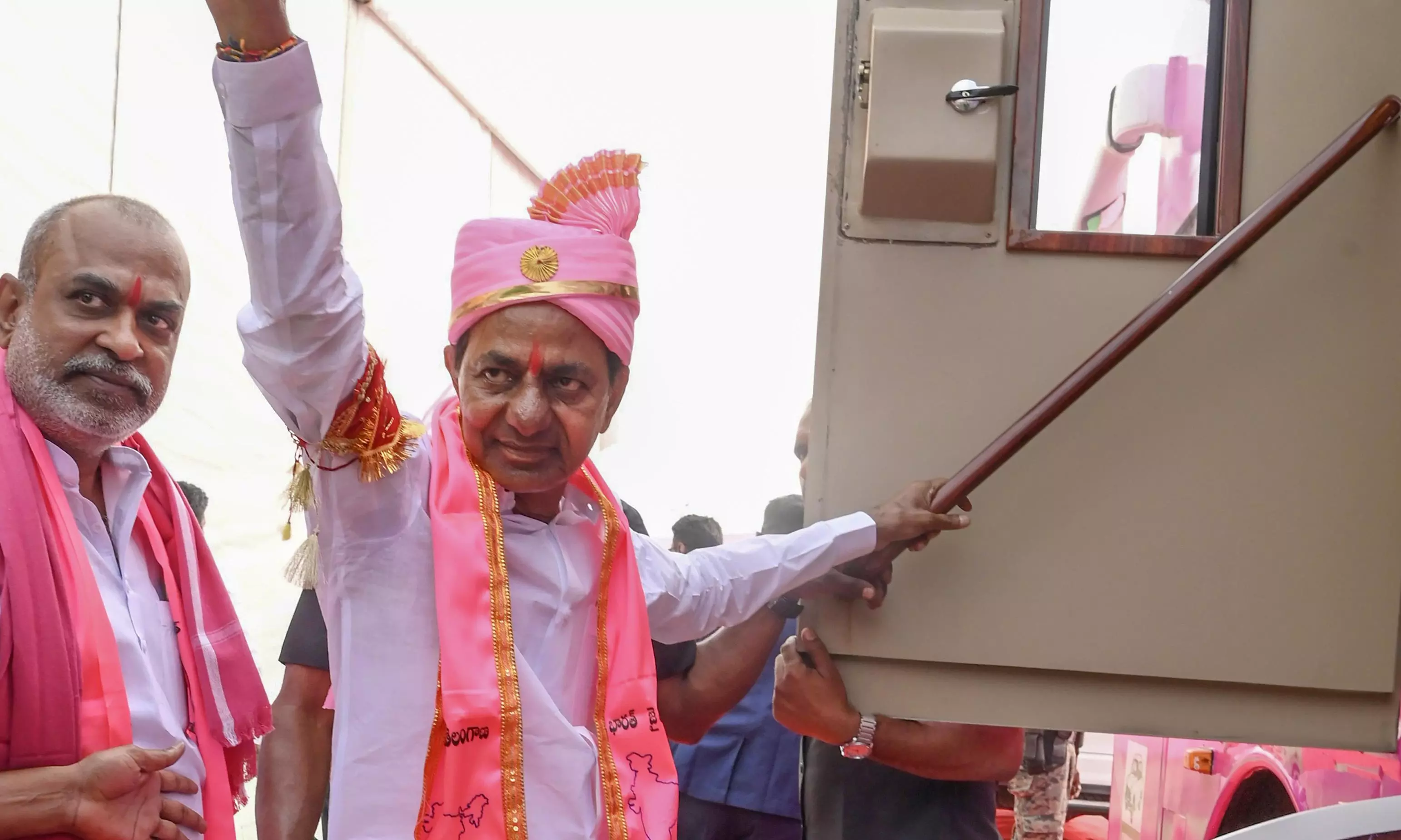 Telangana should not be allowed to fall into hands of undeserving people: Chandrashekar Rao