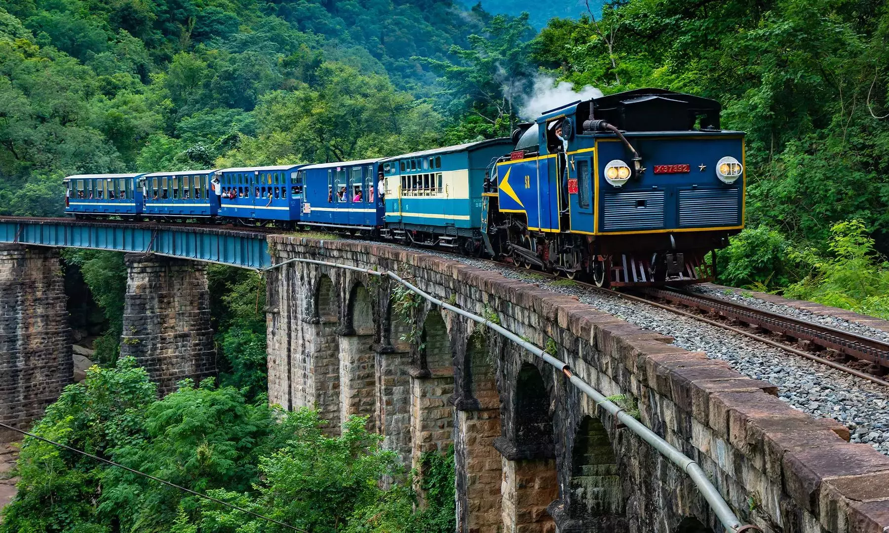 Maoists blow up railway tracks in Jharkhand, disrupt train services