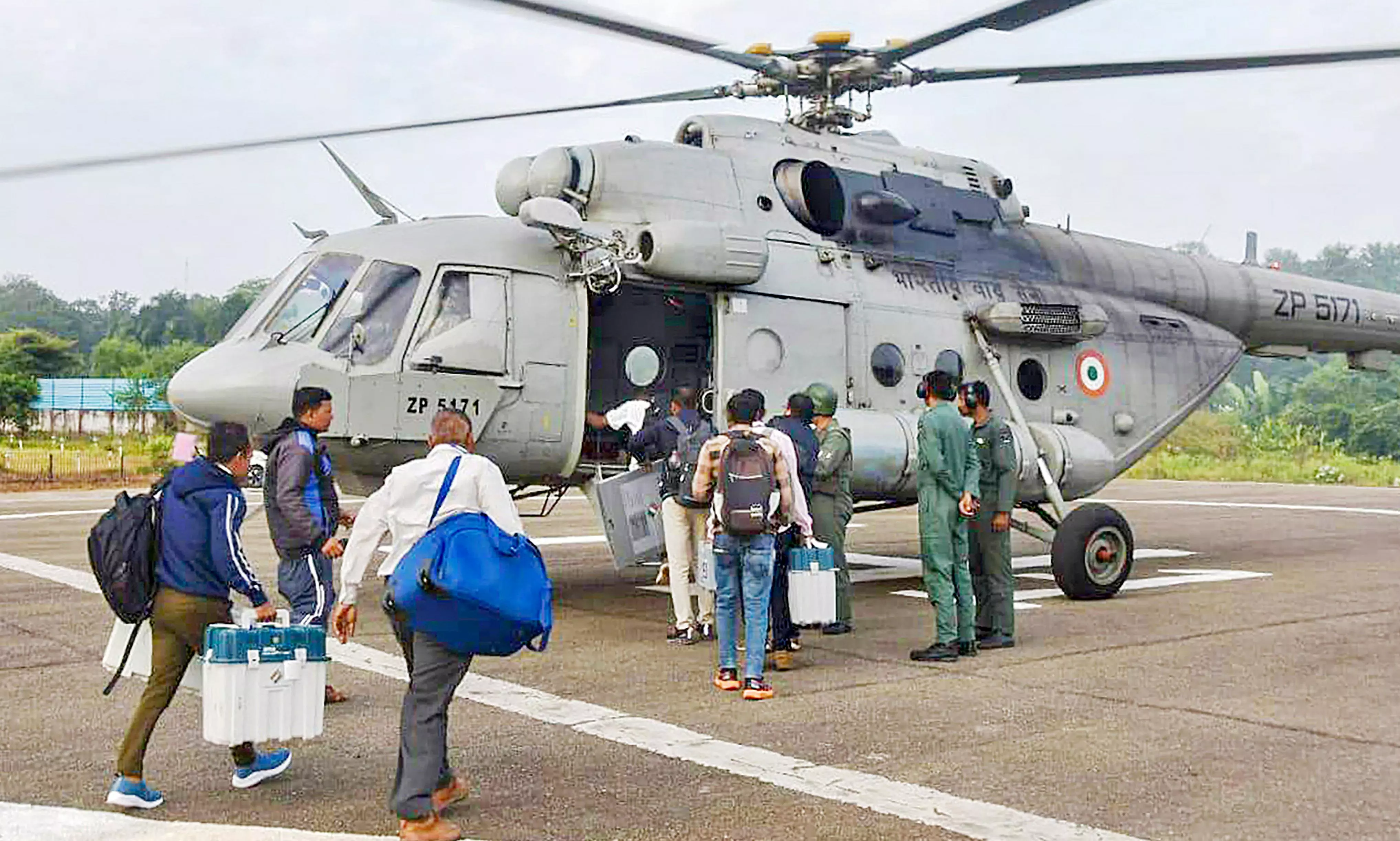 Chhattisgarh polls: IAF’s MI-17 choppers made 404 sorties to ferry polling staff in Naxal-hit Bastar