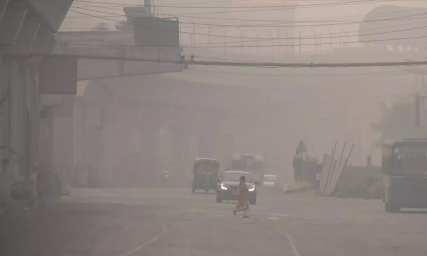 Ahead of Kali Puja, haze over Kolkata as pollution levels rise