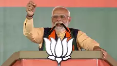 ‘Moorkhon ke sardar’: Modis swipe at Rahul over ‘made in China phones’ remark