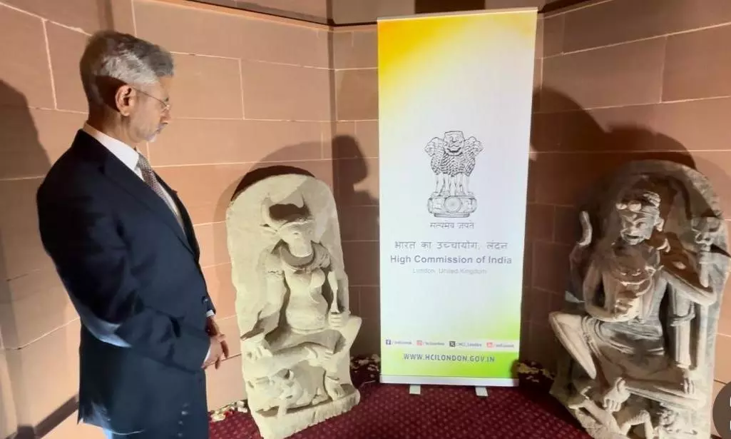 Two stolen 8th-century temple idols to return to India from UK