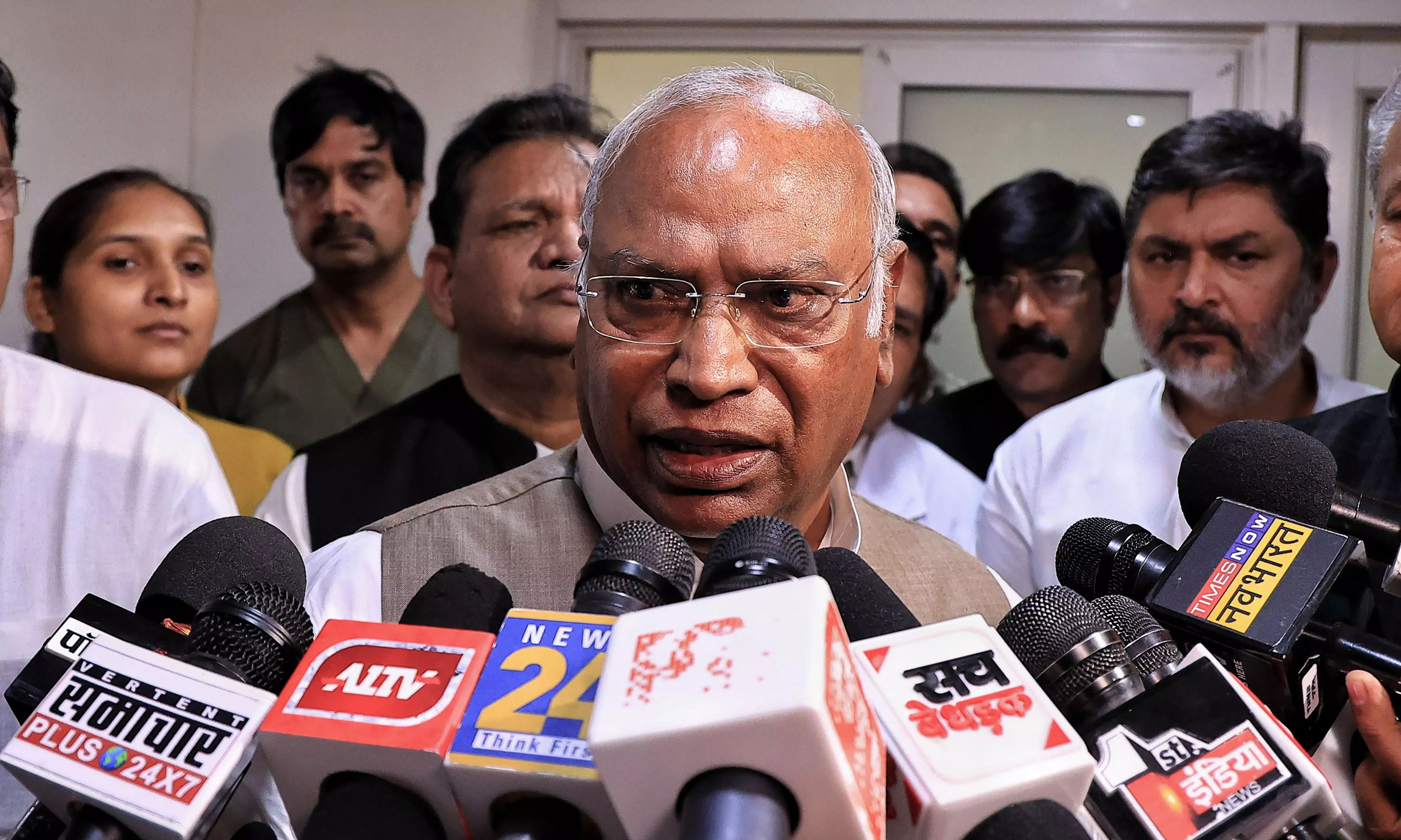 Modi can try as much as he wants, Congress will retain power in Rajasthan: Kharge