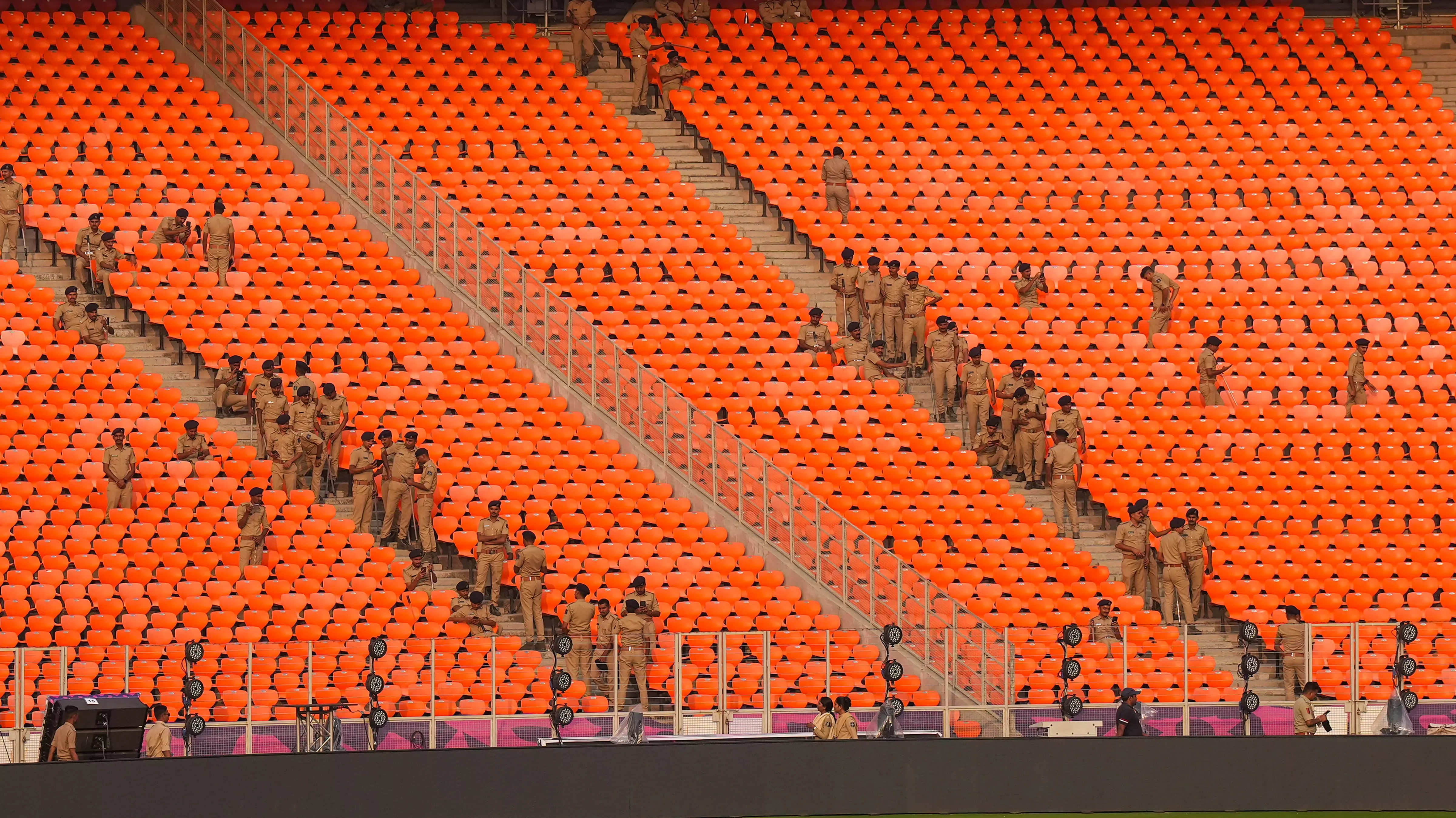 Narendra Modi Stadium, Security personnel