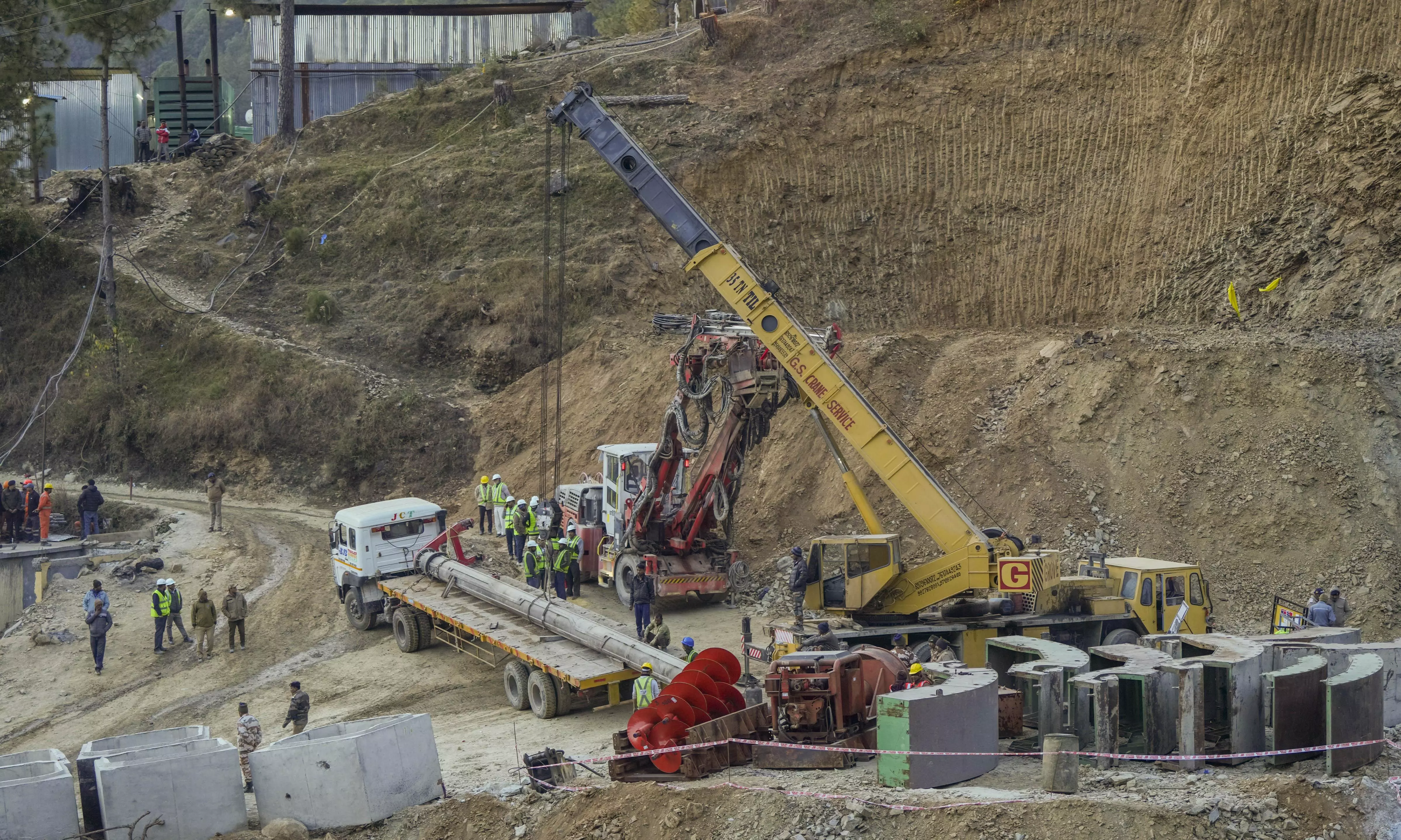 A vertical drilling machine being brought to the Silkyara Bend-Barkot Tunnel on November 25 | PTI