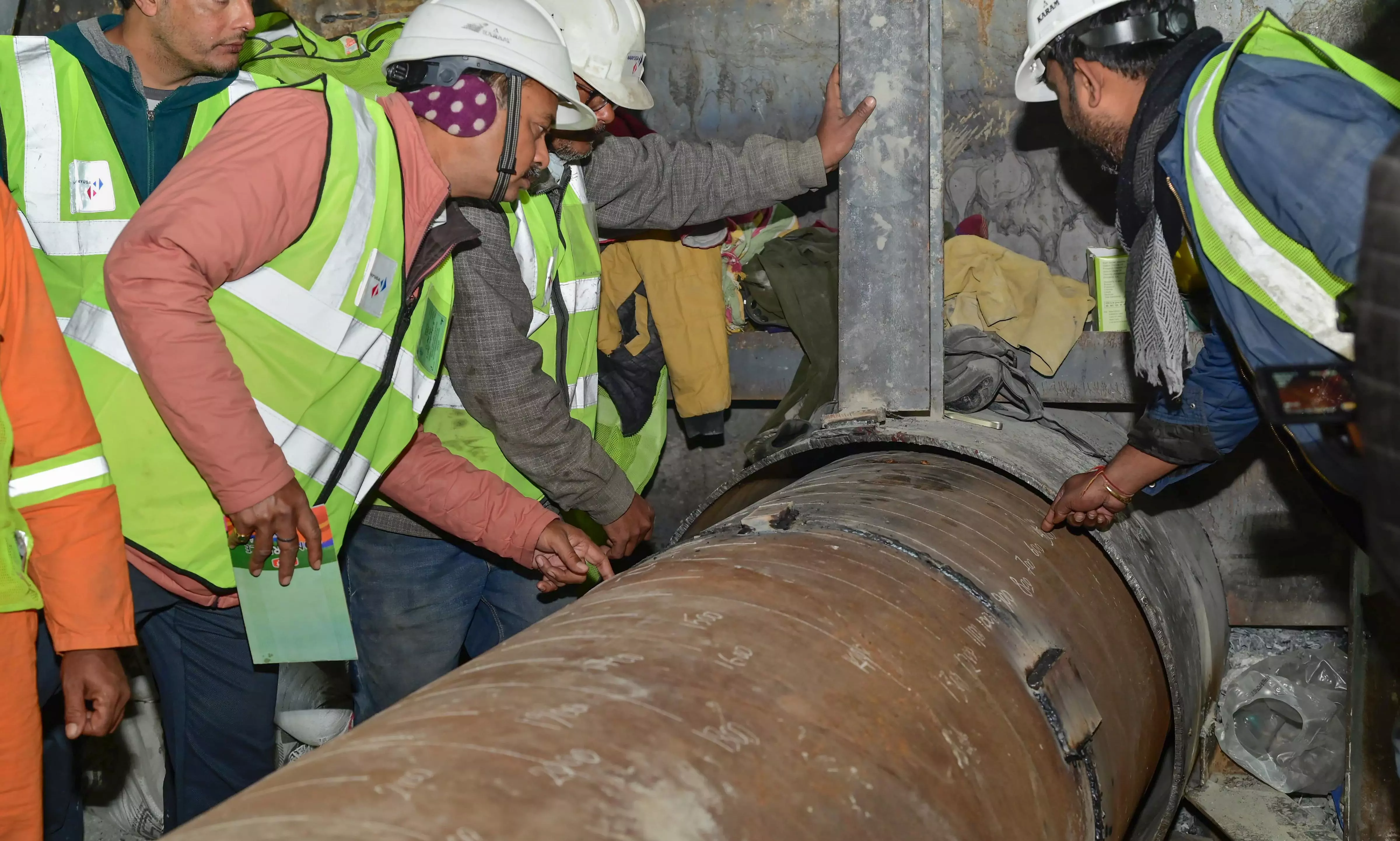 Silkyara tunnel collapse: Rescuers break through rubble, freedom in ...