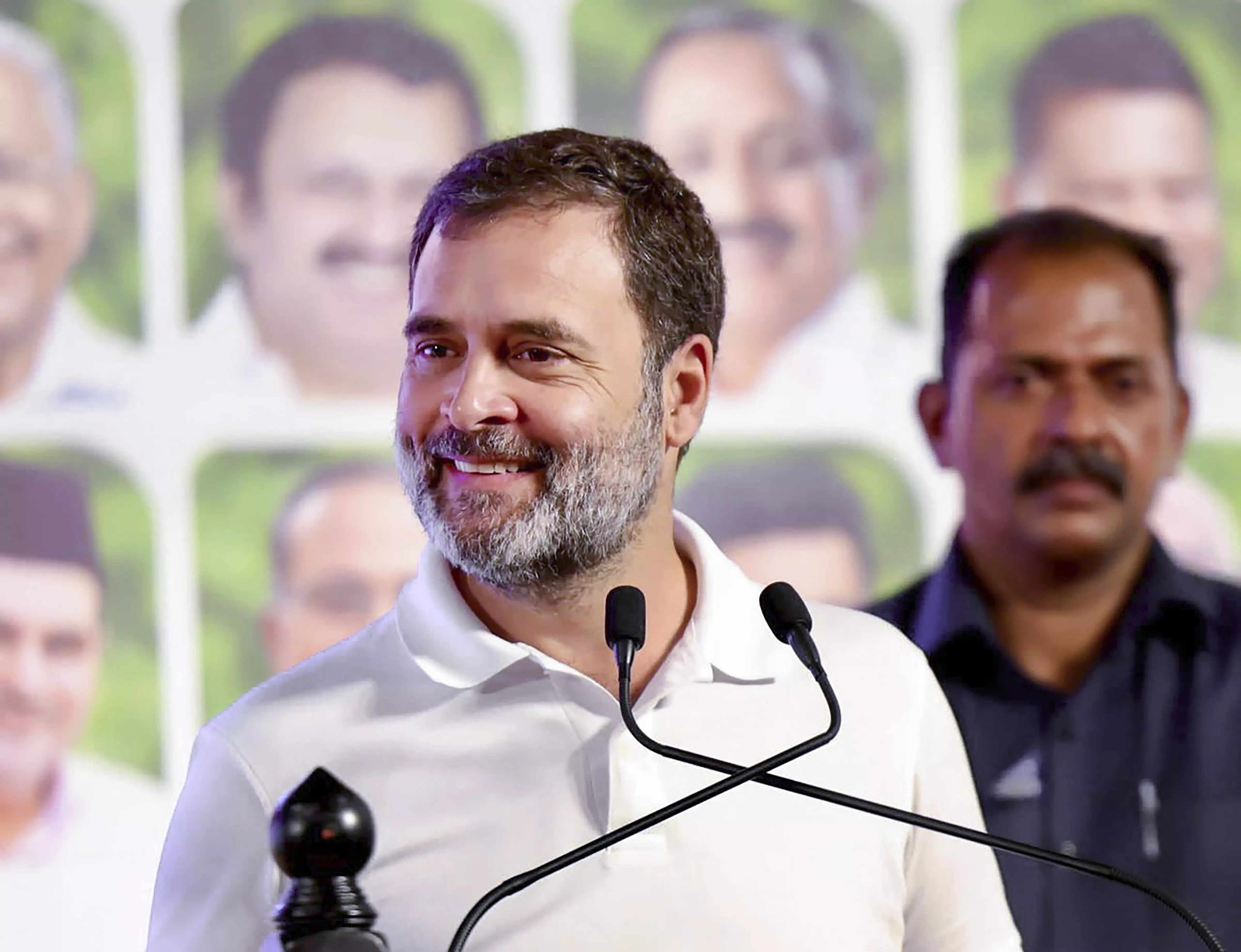 Rahul hails Kerala’s healthcare, says he will bring Sonia to state