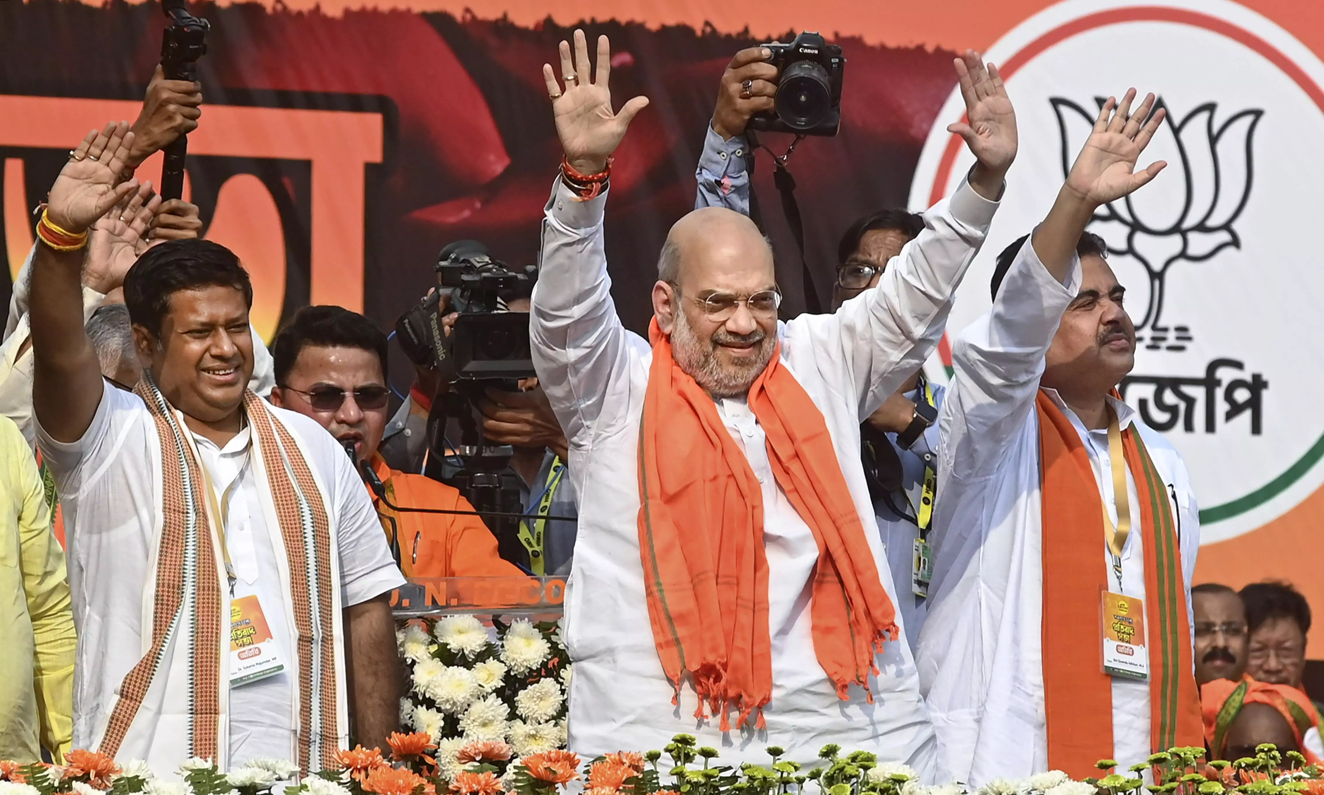 Amit Shah rally in Kolkata starts with a bang, ends with a whimper