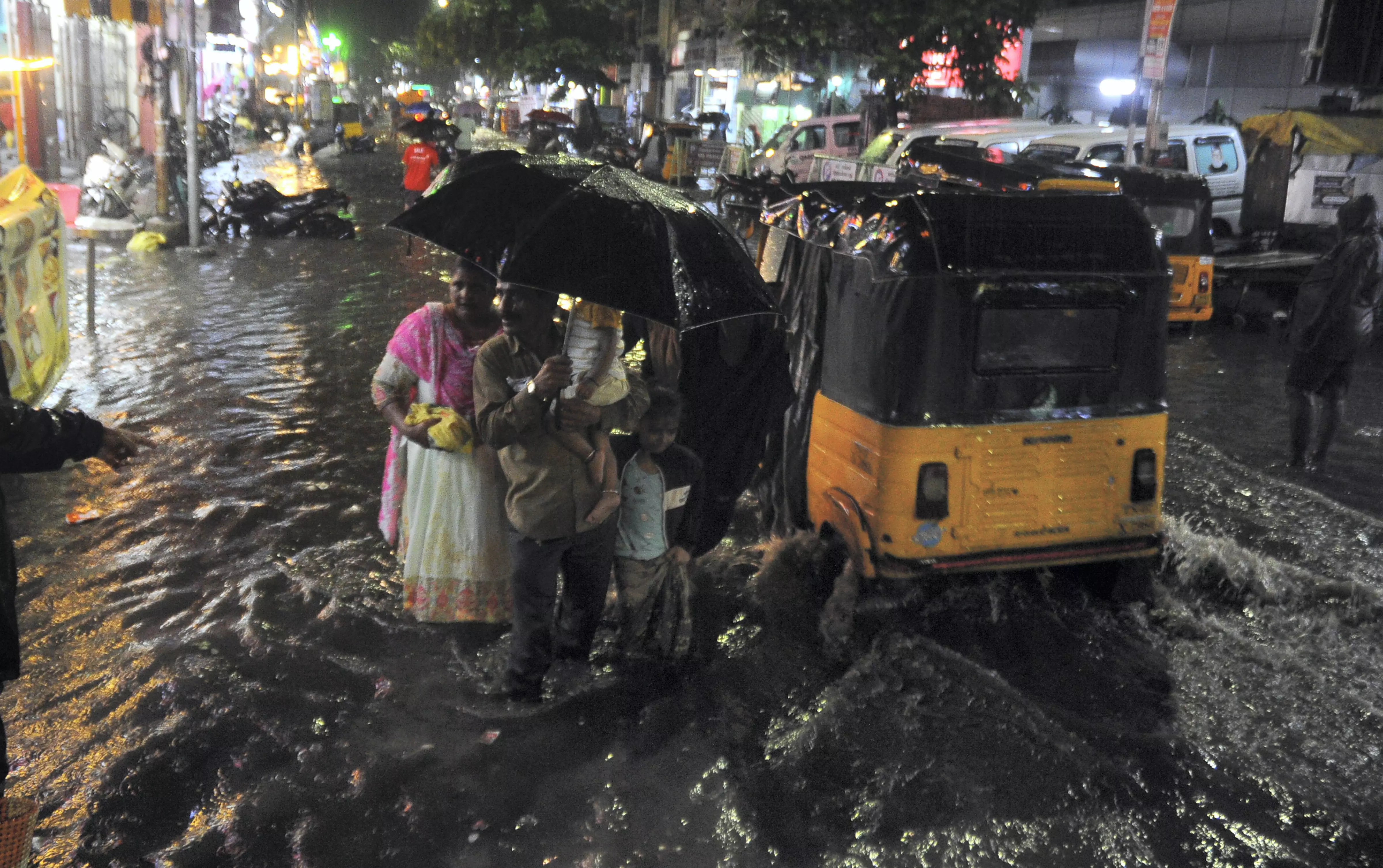 Tamil Nadu: Heavy rain batters Chennai; govt announces toll-free nos for help