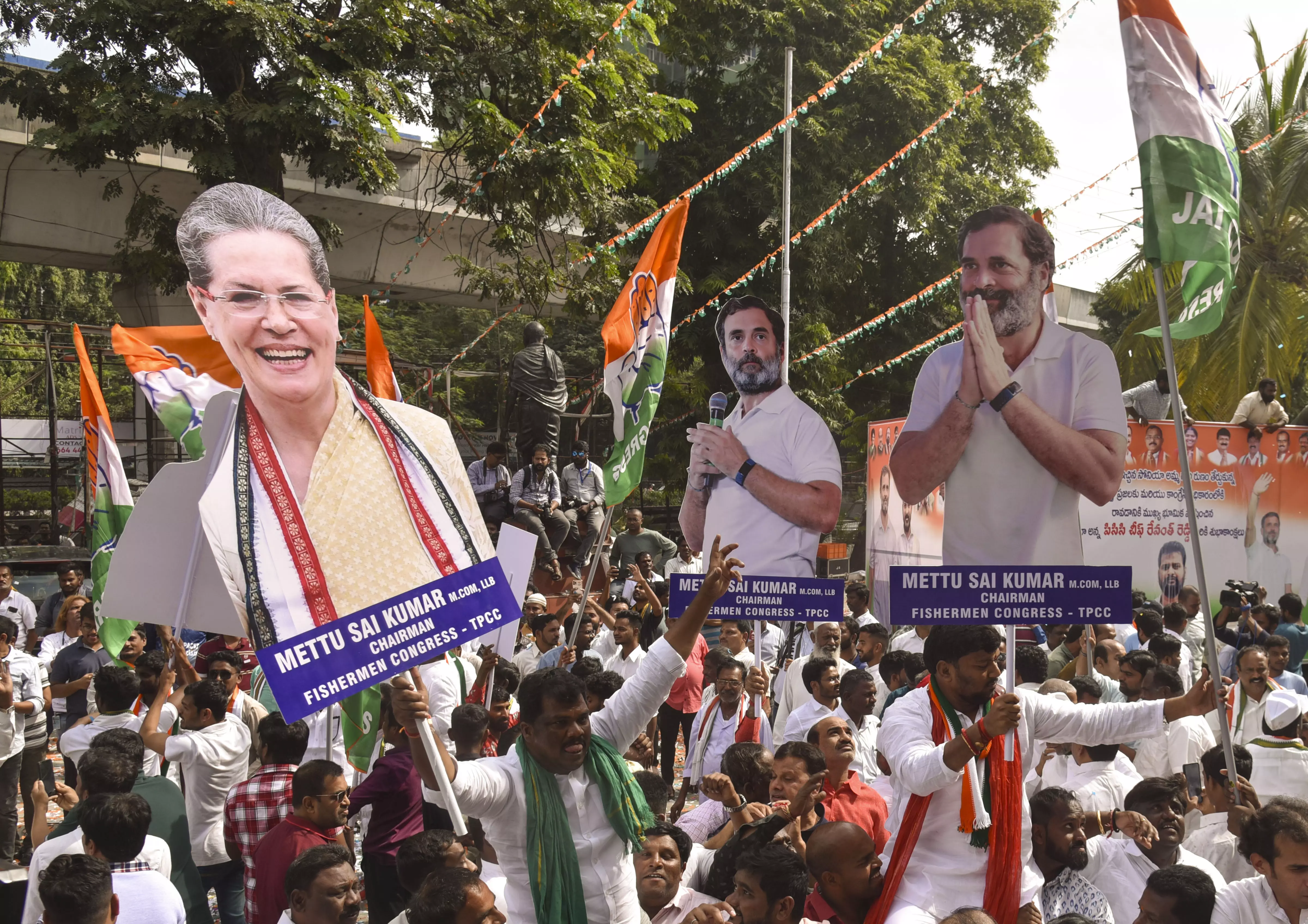 Cong in upbeat mood in Telangana, cadre begin celebration as party leads in 60-plus seats