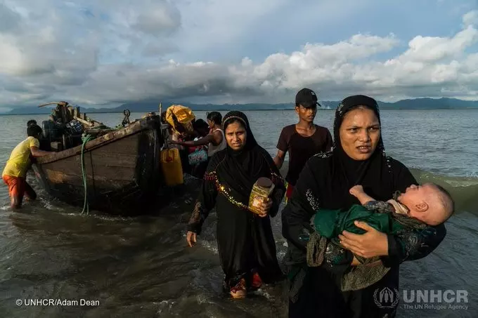 Over 300 Rohingyas fleeing Myanmar reach Indonesia after weeks at sea