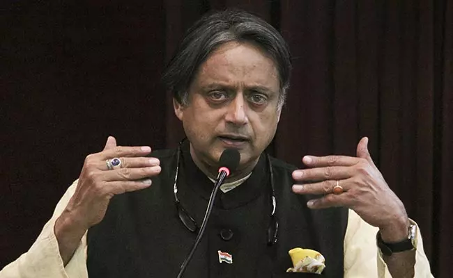 Shashi Tharoor, Pervez Musharraf, BJP Twitter war