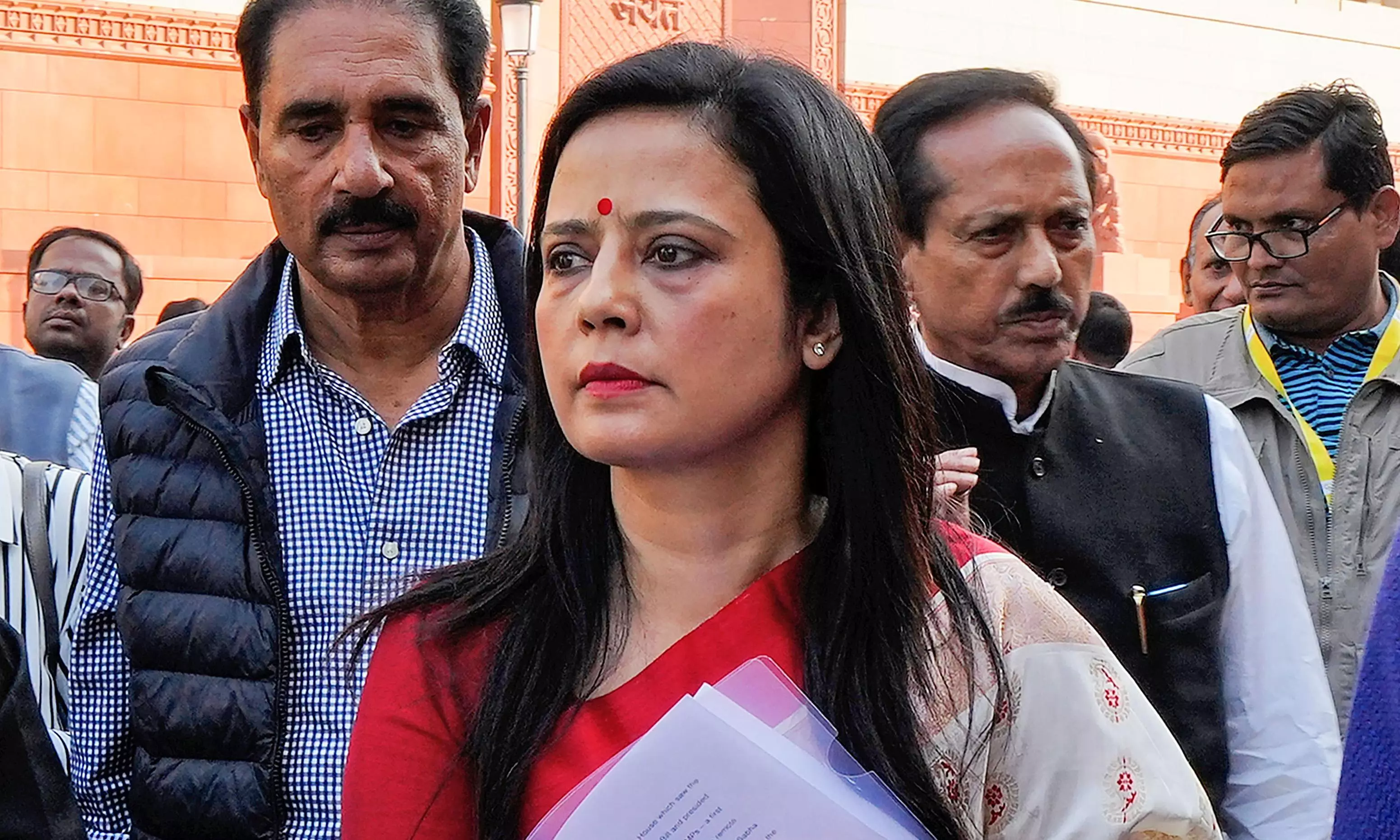Mahua Moitra submits her response to CBI questions in cash-for-query case
