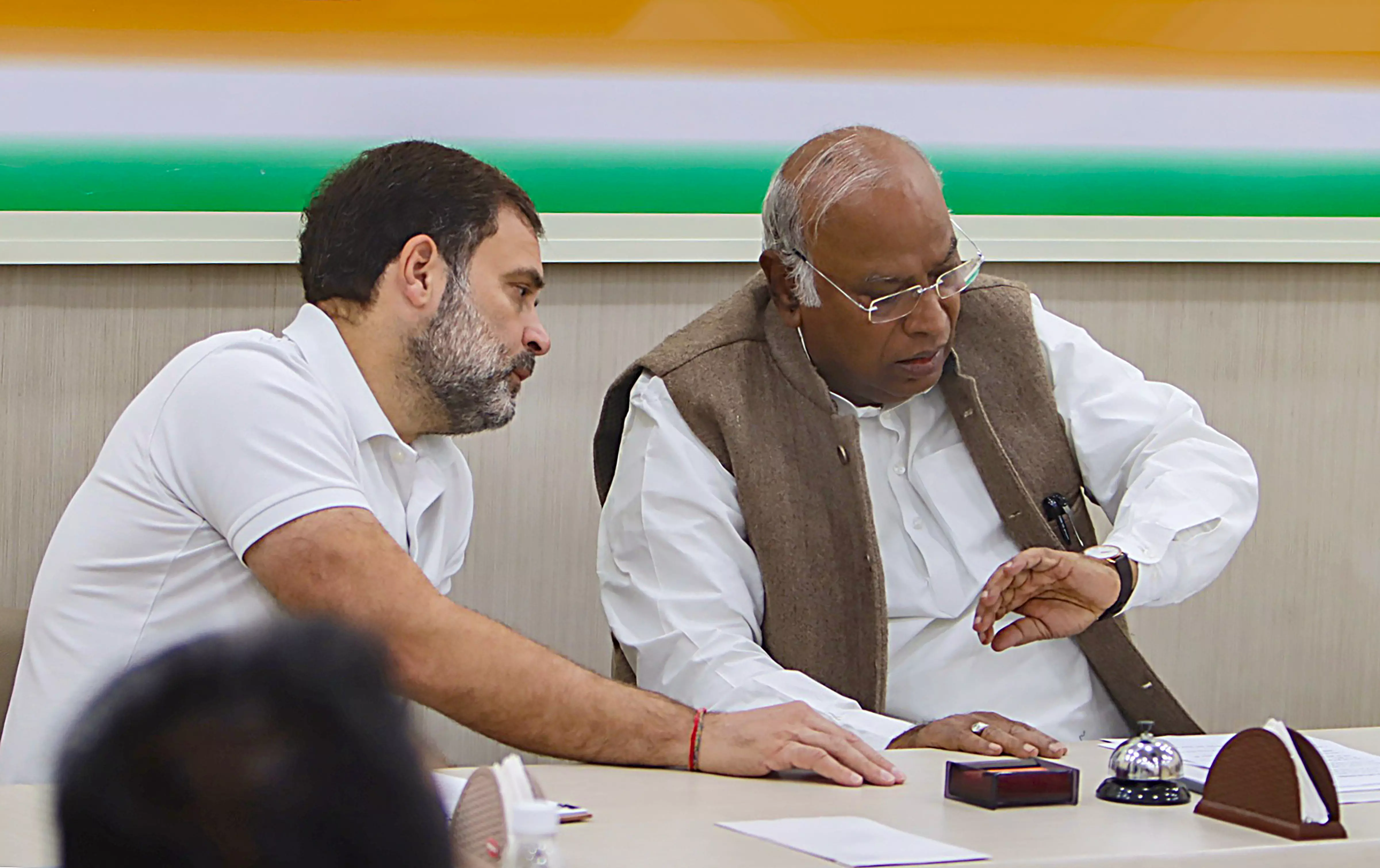 Congress discusses Gujarat plan for LS polls; focus on strengthening party