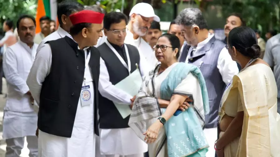 Akhilesh Yadav, Mamata Banerjee, INDIA alliance
