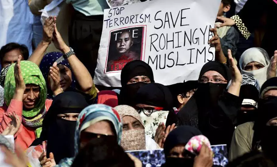 Indonesian island residents protest growing arrival of Rohingya refugees