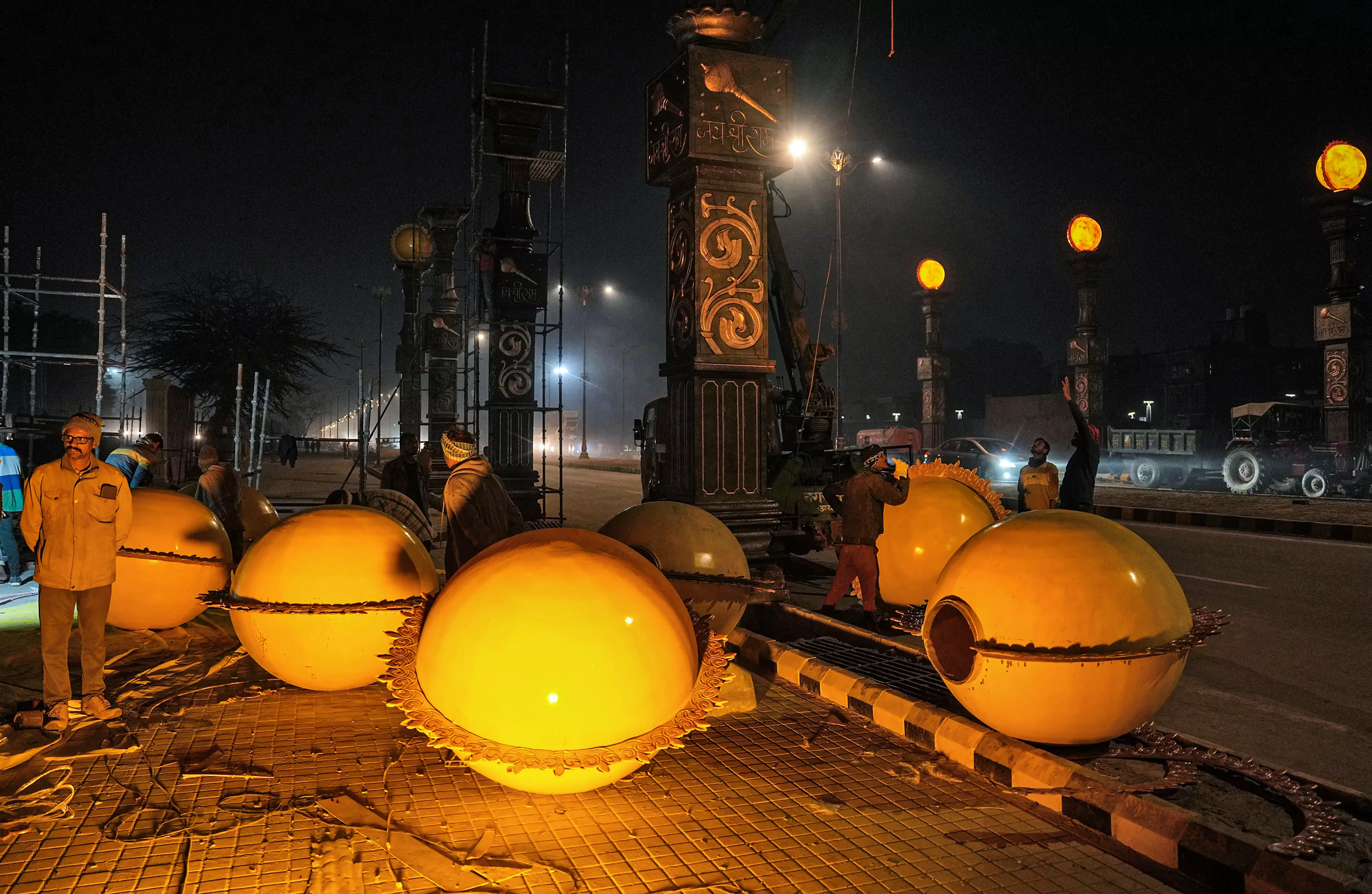 Ram temple ceremony: Sun-themed pillars come up on Ayodhya road