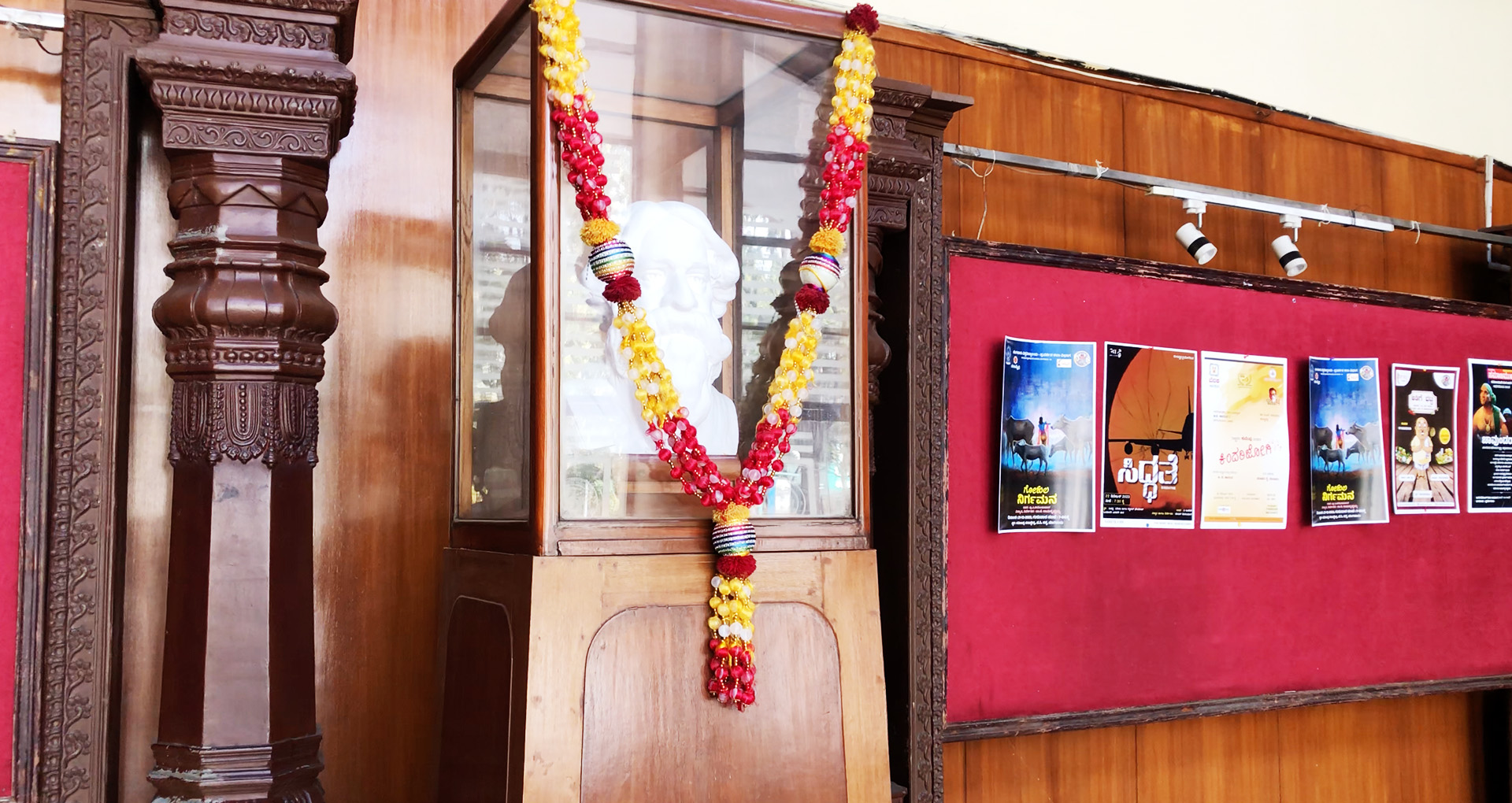  A statue of Rabindranath Tagore sits in a glass showcase at Kalakshetra. Photo: Keerthik CS