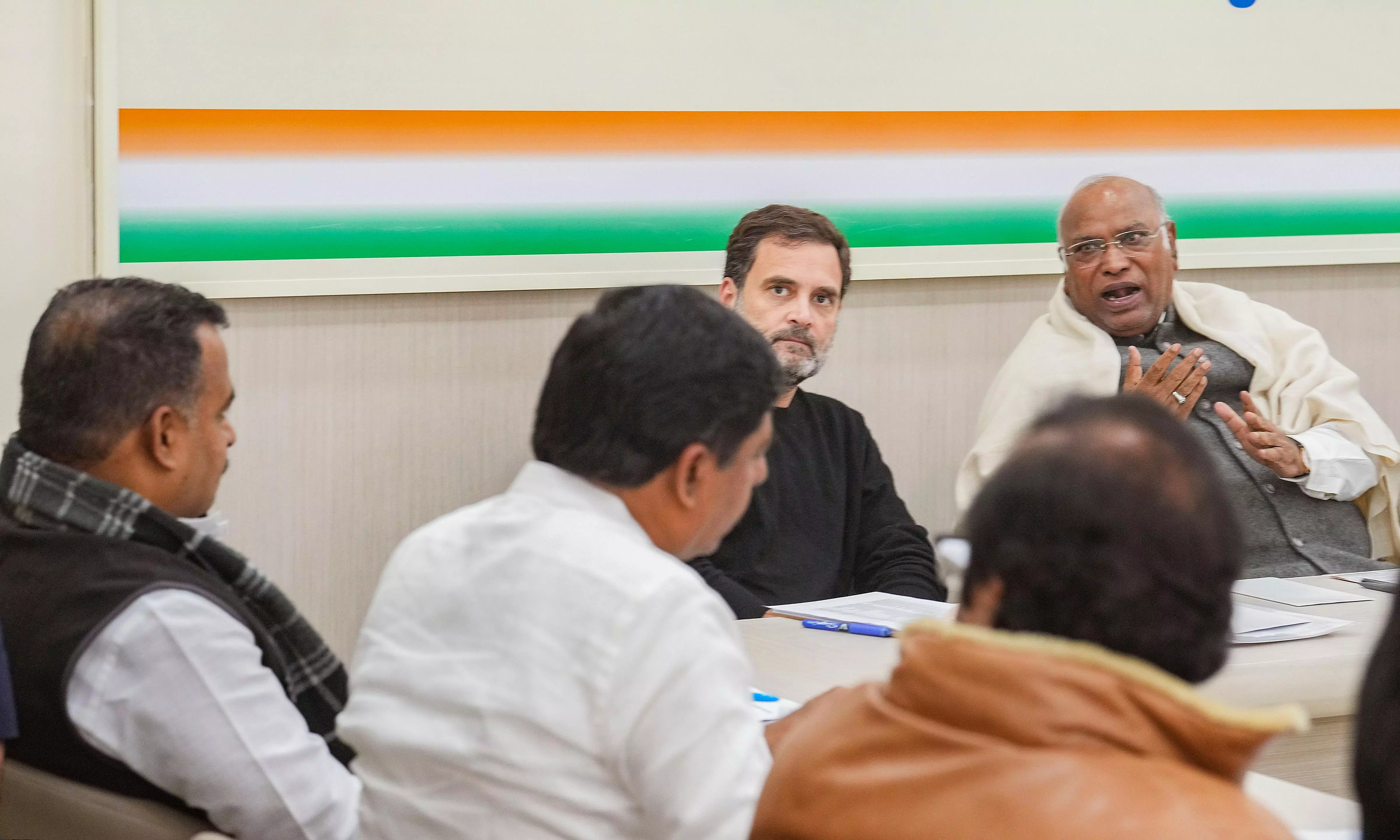 LS polls: Kharge, Rahul hold discussions with Andhra Congress leaders