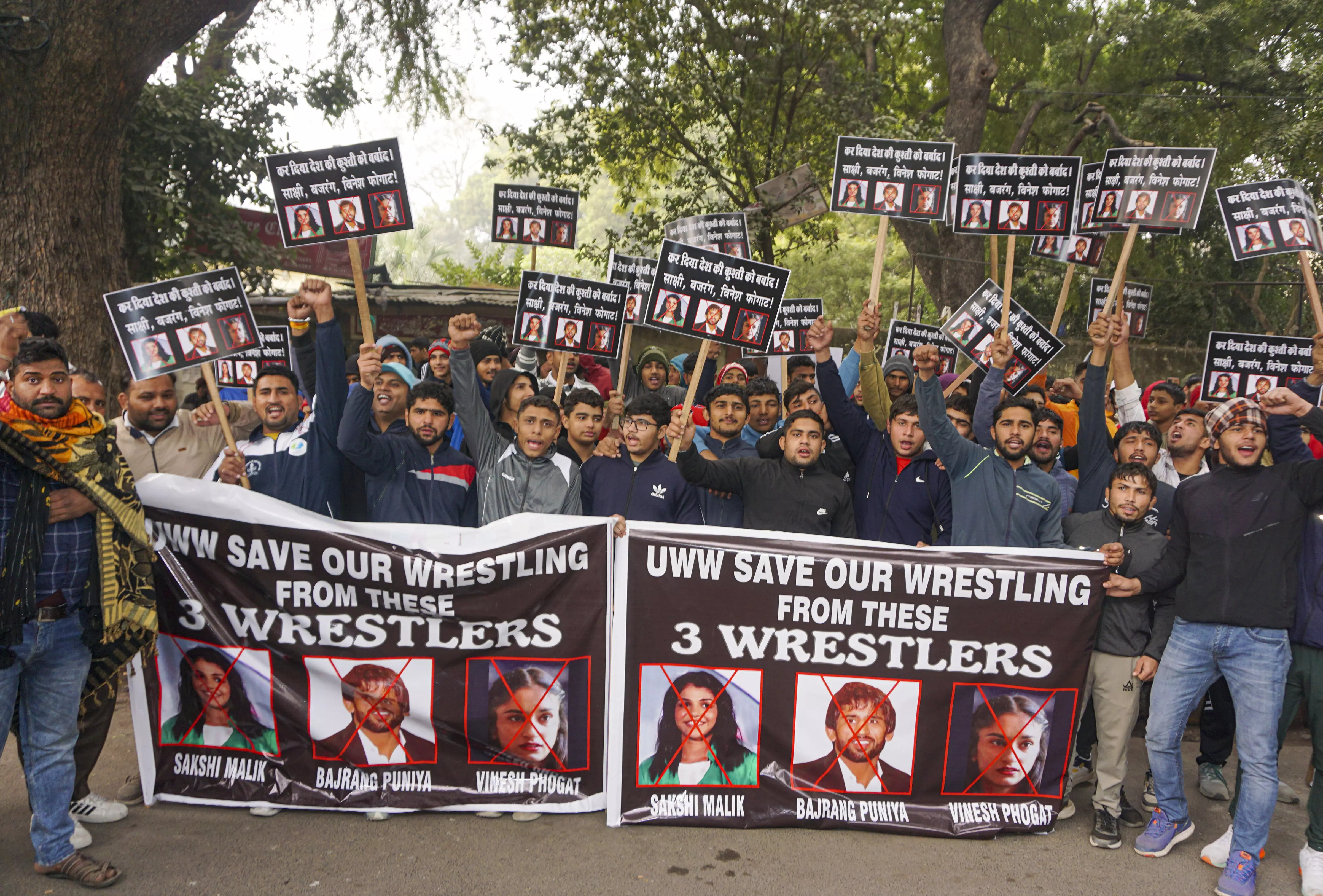Wrestlers protest again, this time juniors against Bajrang, Sakshi, Vinesh