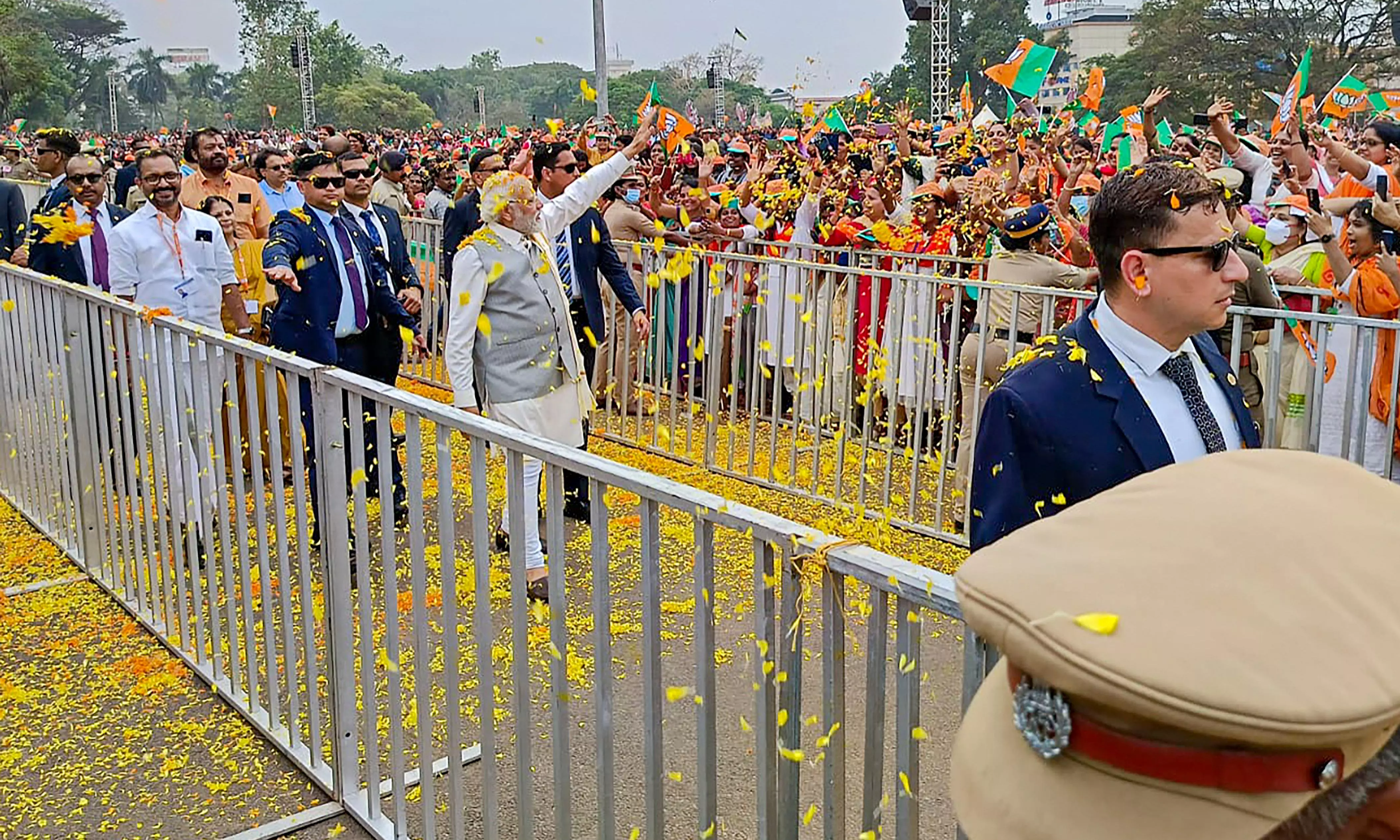 Thousands greet Modi as he reaches Kerala for women’s meet