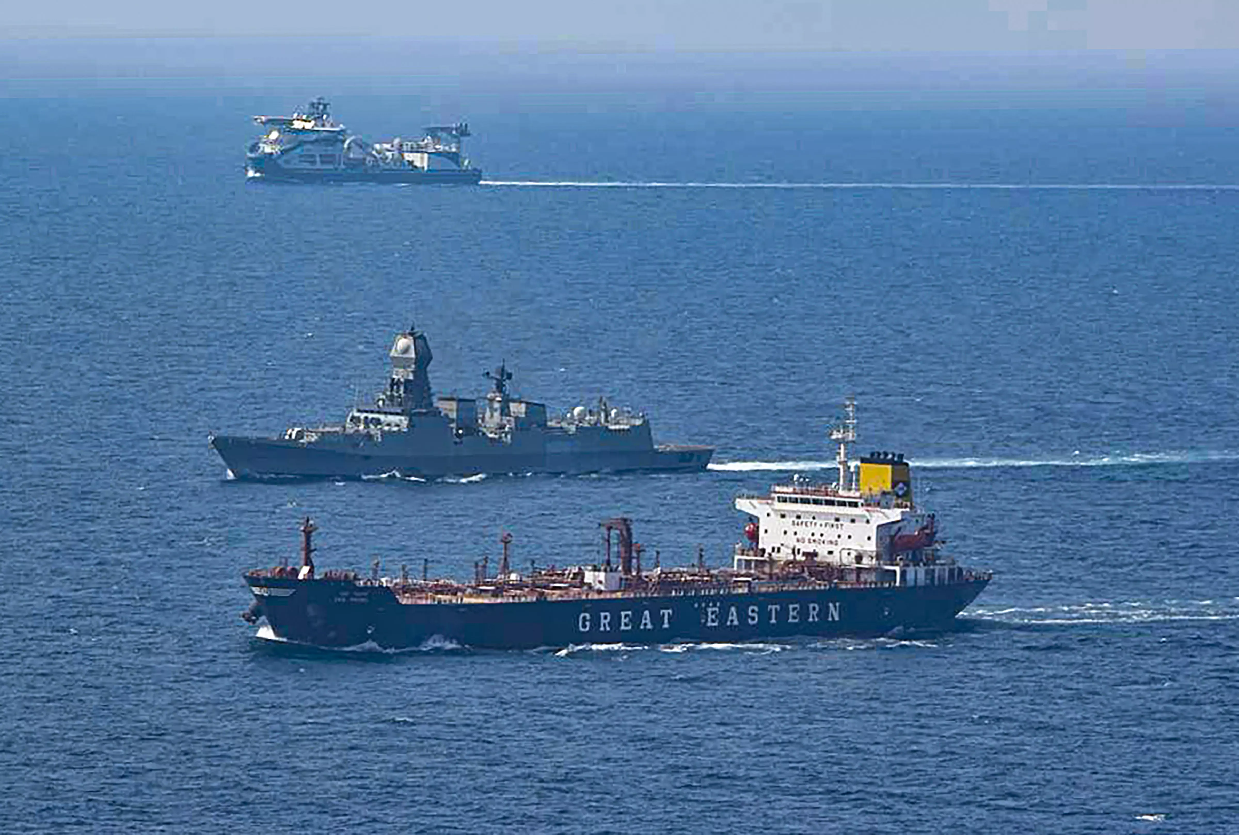 Indian Navy launches hunt for pirates involved in hijacking attempt