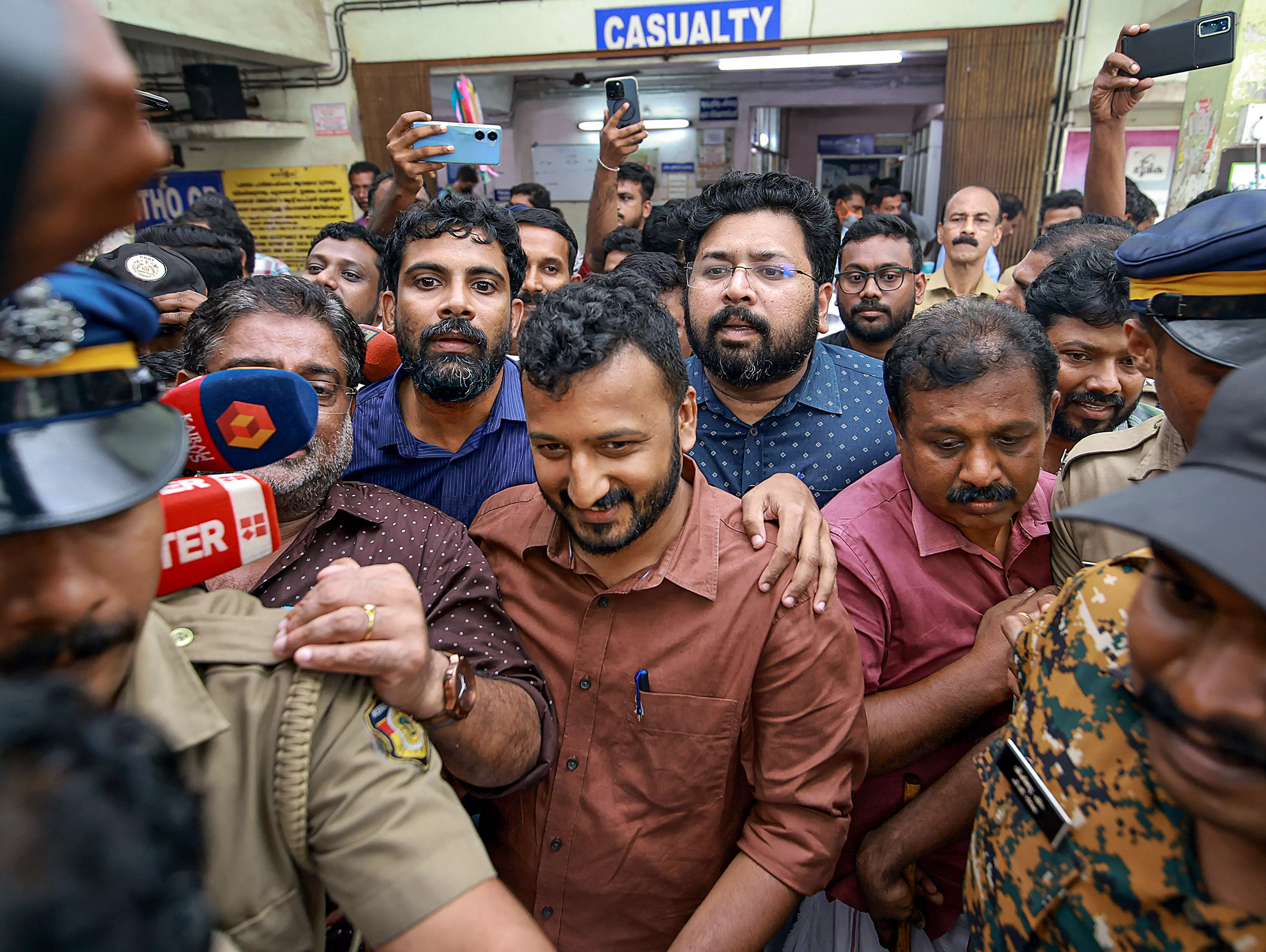 Cong intensifies attack against Left govt over Kerala YC prez arrest, protest march turns violent