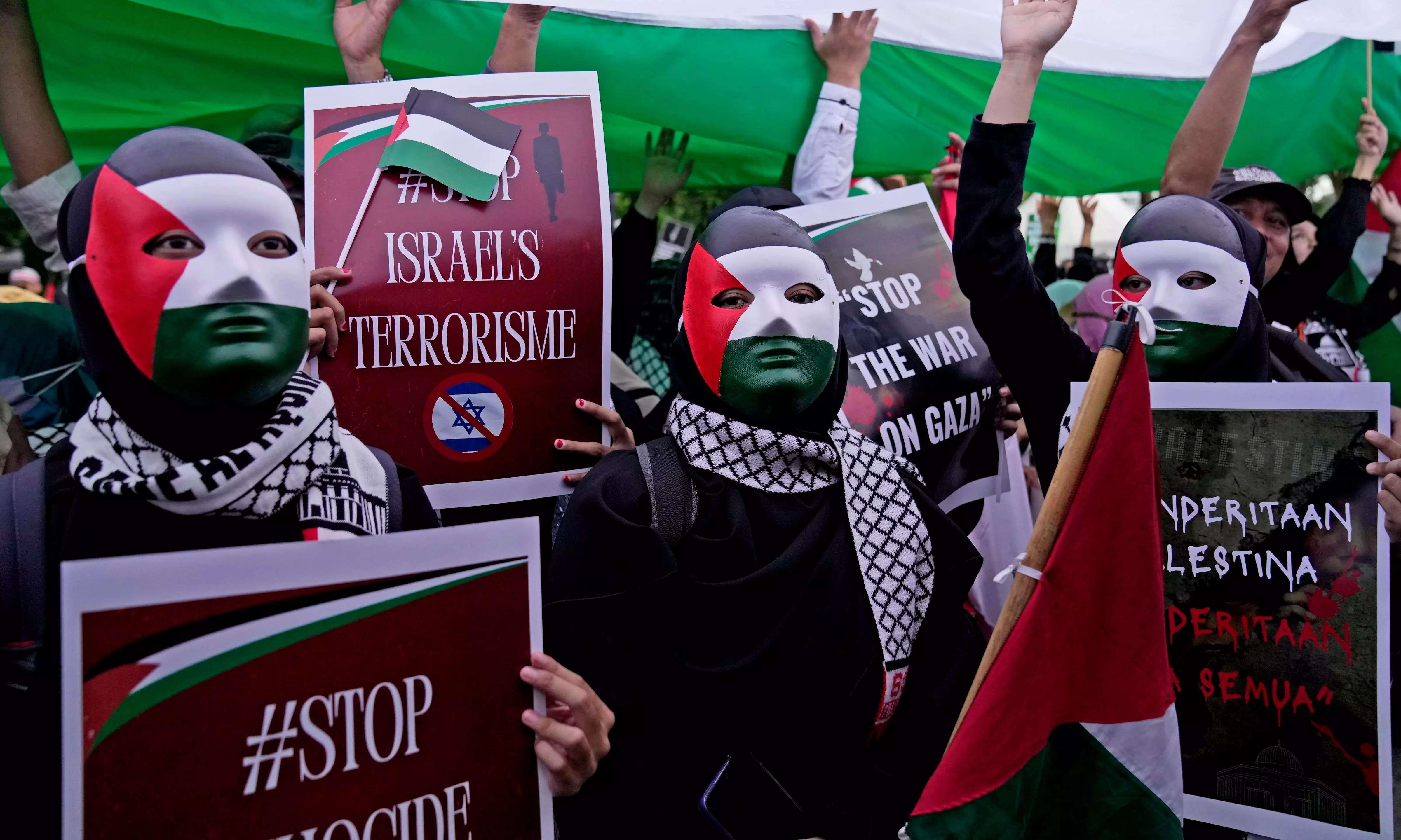 Thousands participate in pro-Palestinian marches during a global day of protests in London, other cities