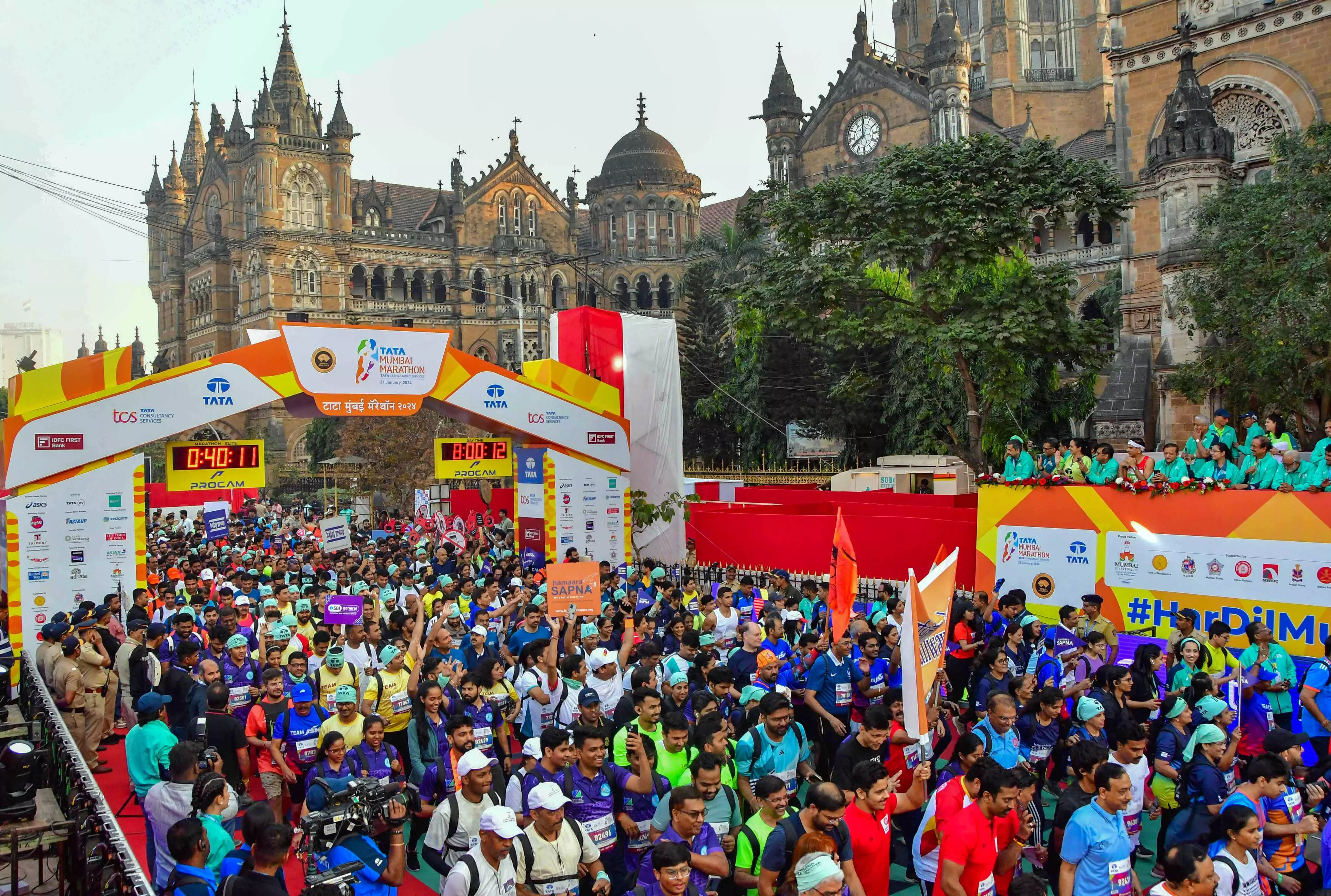 Mumbai Marathon: 2 runners including 74-yr-old die, 22 hospitalised