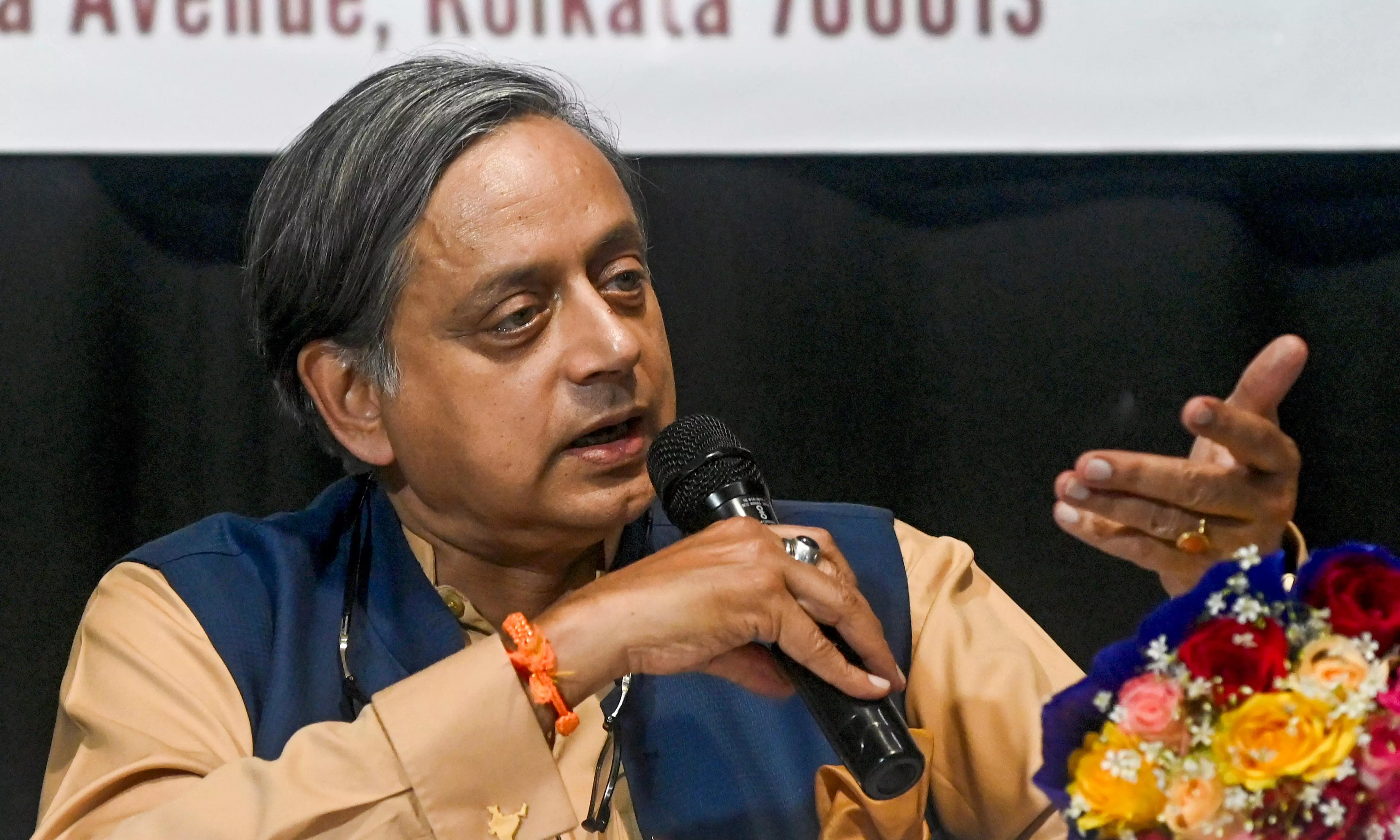 Tharoor calls Nitish Kumar a snollygoster after his latest volte-face