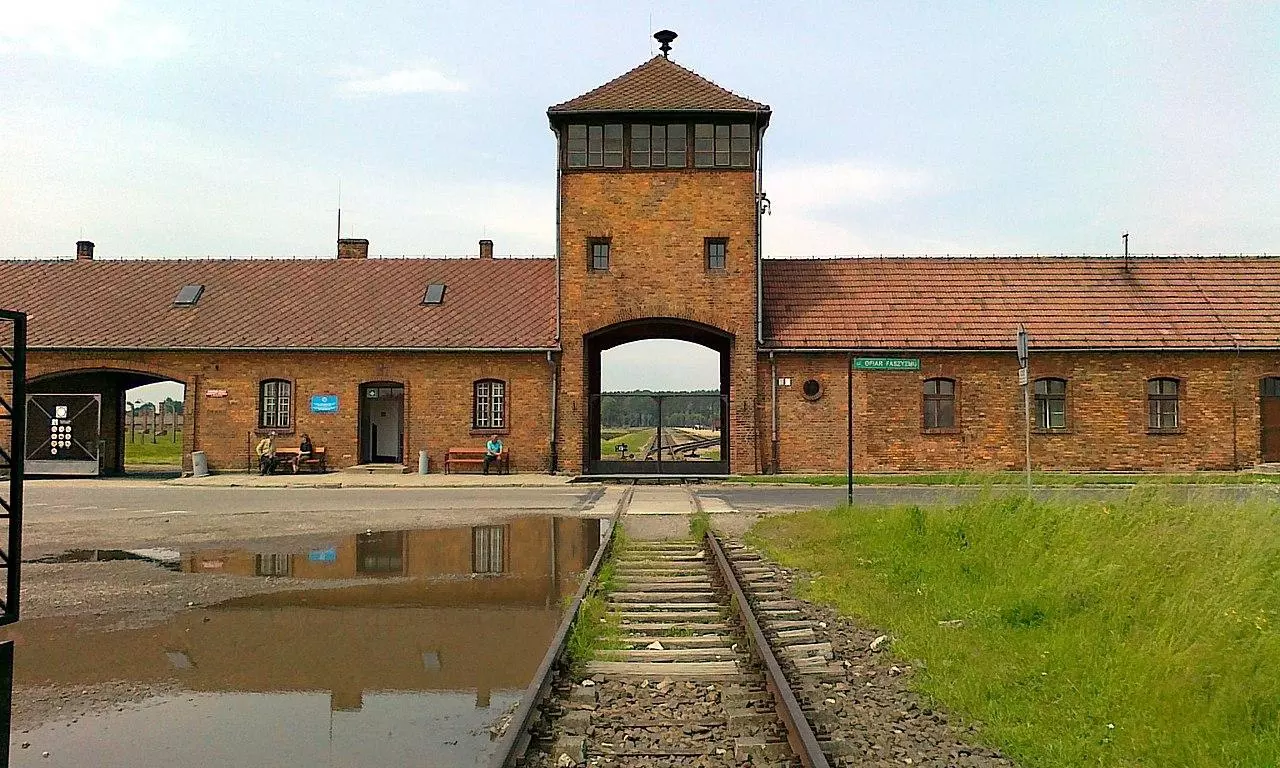 EU Commission changes Auschwitz post after protests in Poland