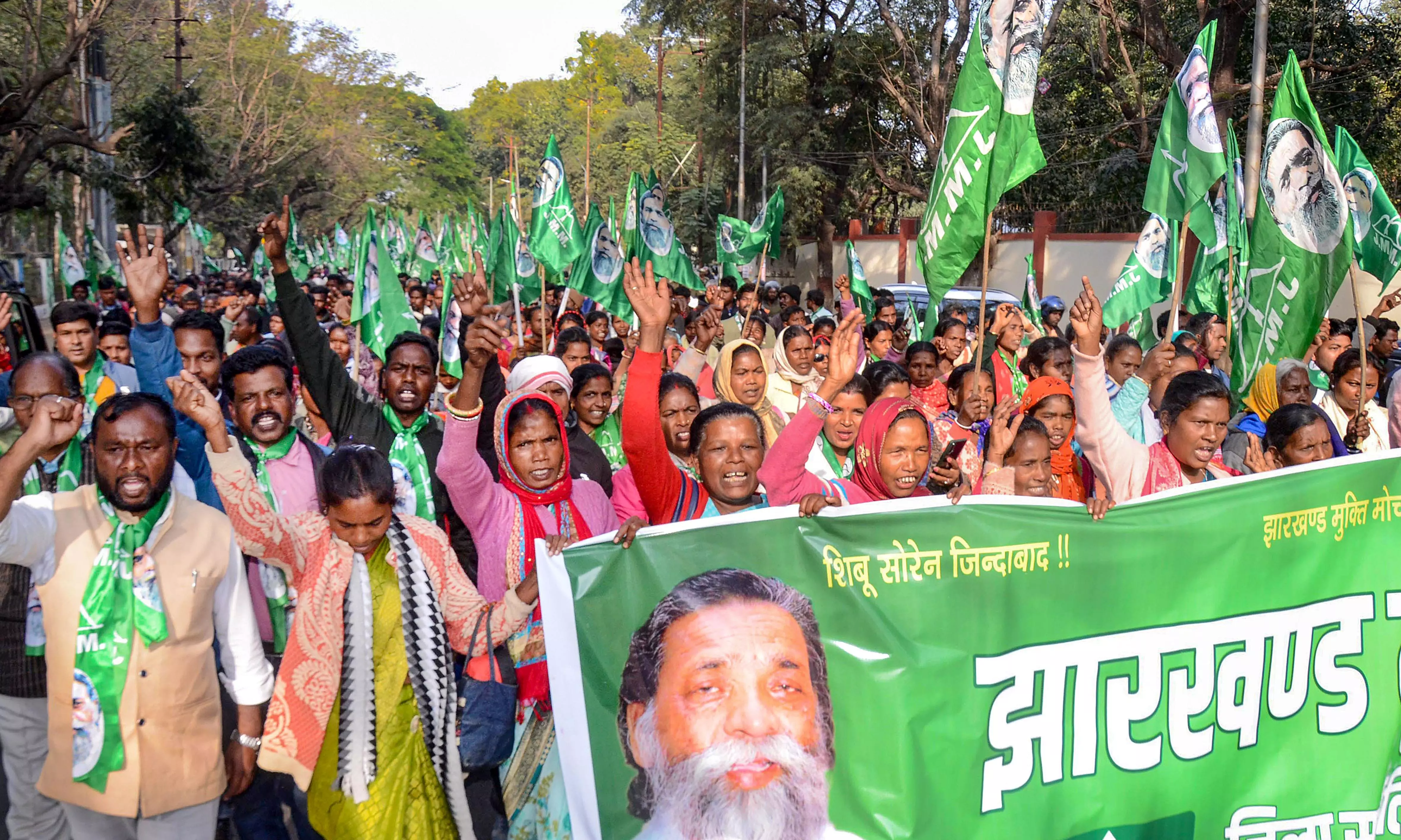 JMM takes out rally to object to EDs action against Jharkhand CM