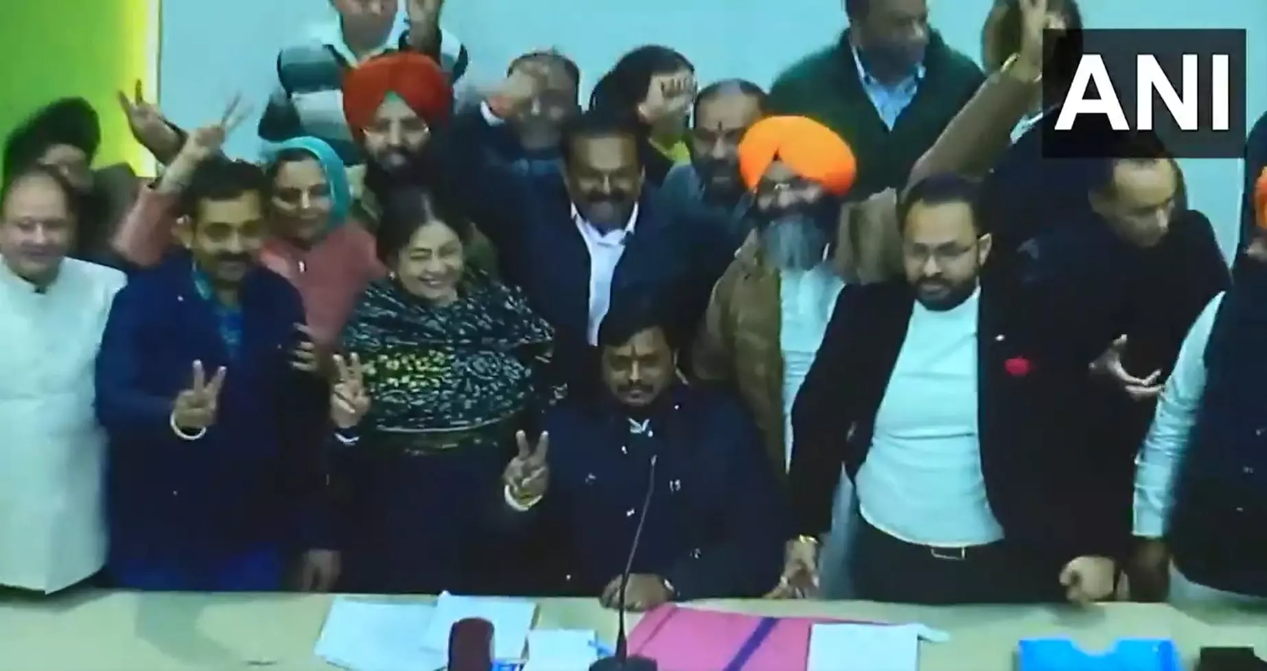 Chandigarh mayor quits day before SC hearing; 3 AAP councillors join BJP