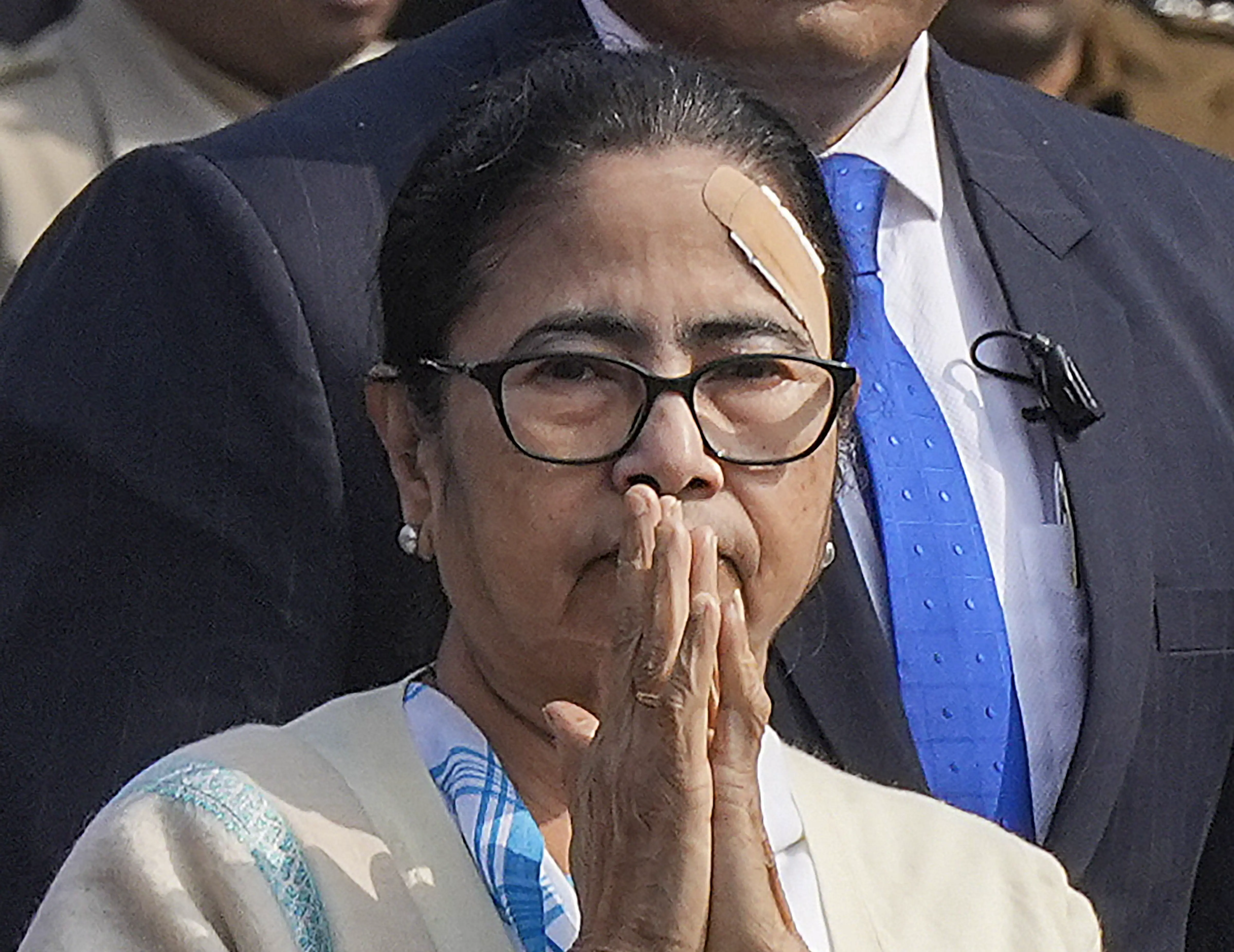 Mamata threatens stir from Feb 2 if Centre does not clear Bengal’s dues