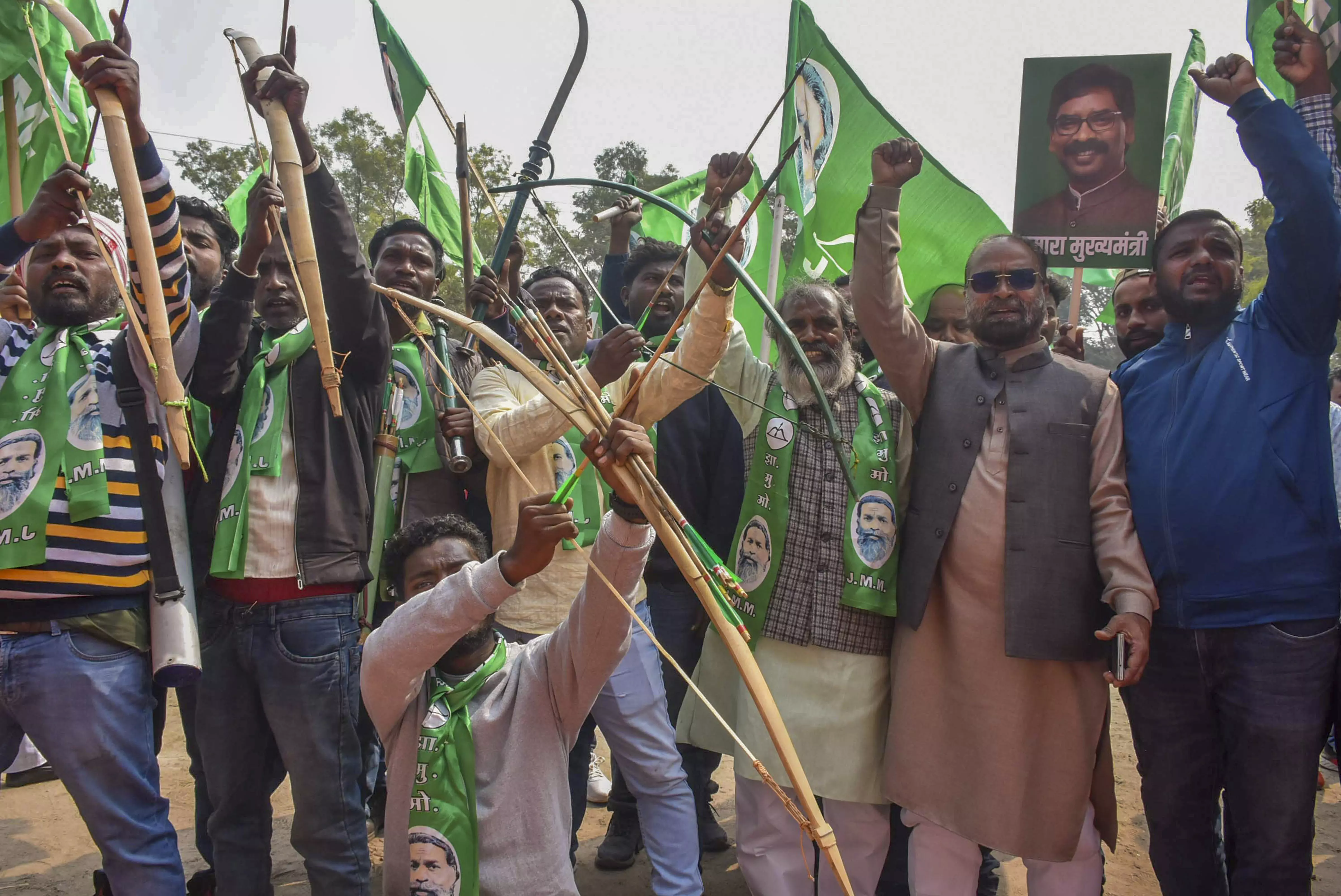 Jharkhand: If CM Soren goes to jail, well also go with him, say JMM supporters