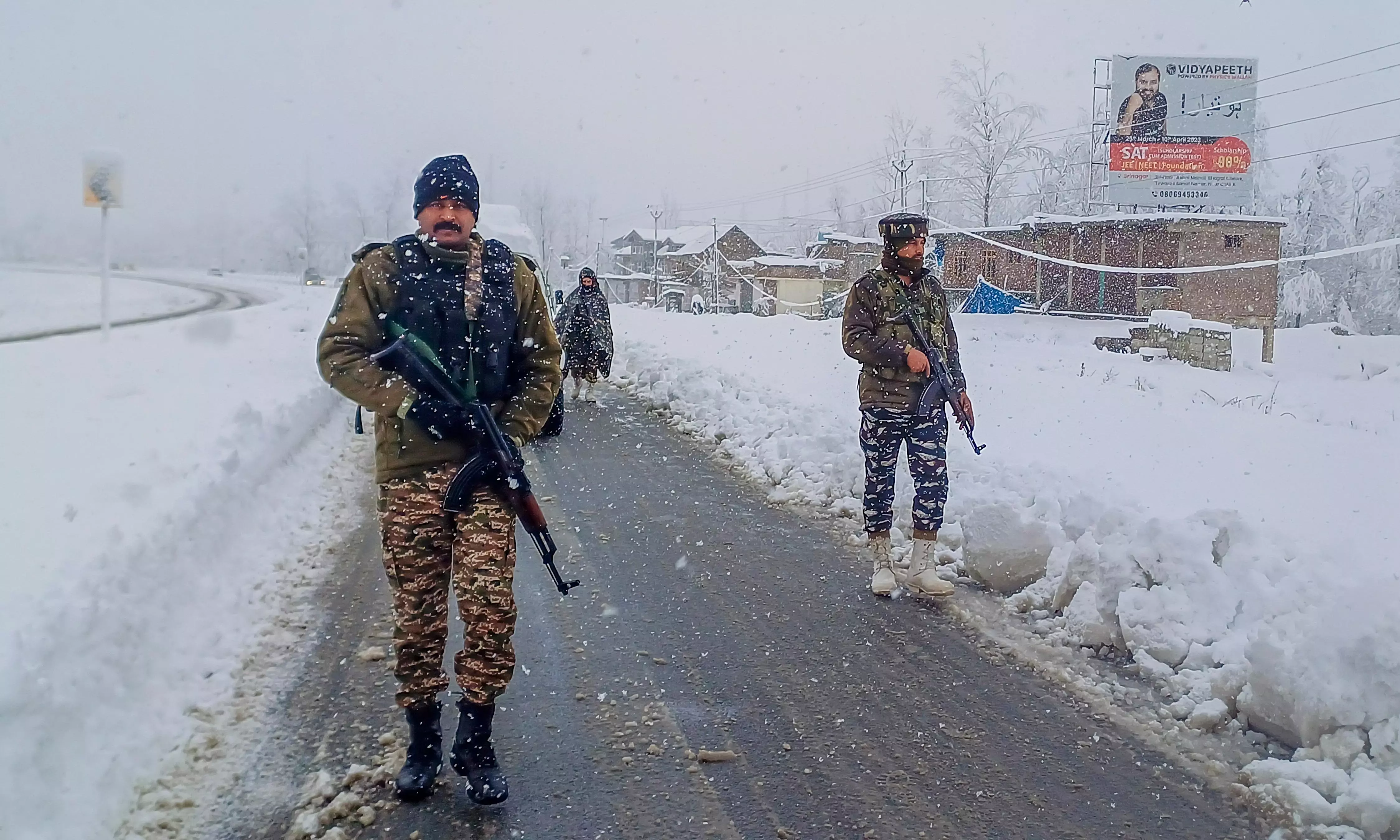 Jammu and Kashmir: Highway closed for traffic, over 200 vehicles stranded