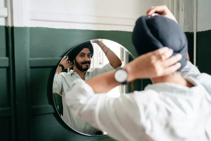 Sikh man turban