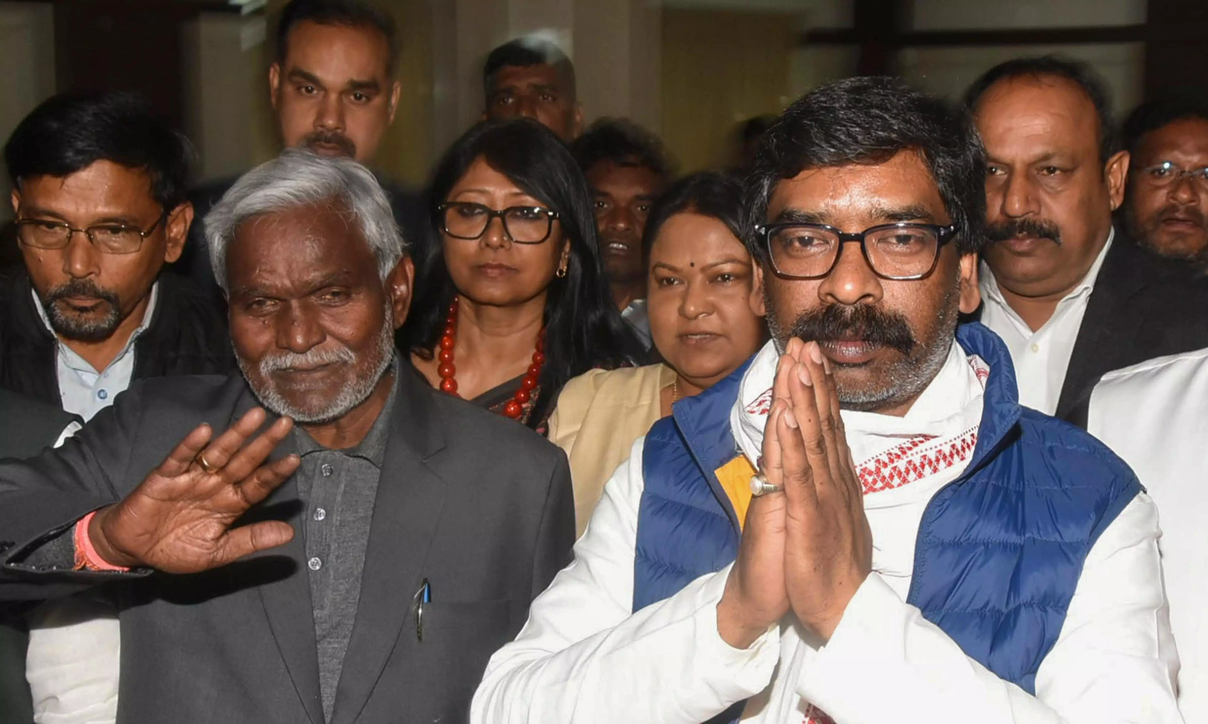As Champai passes litmus test, Sorens pull out tribal card to fight BJP in Jharkhand