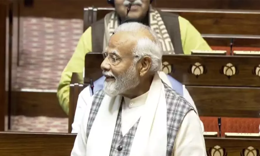 Modi resumes attack on Congress, calls it outdated