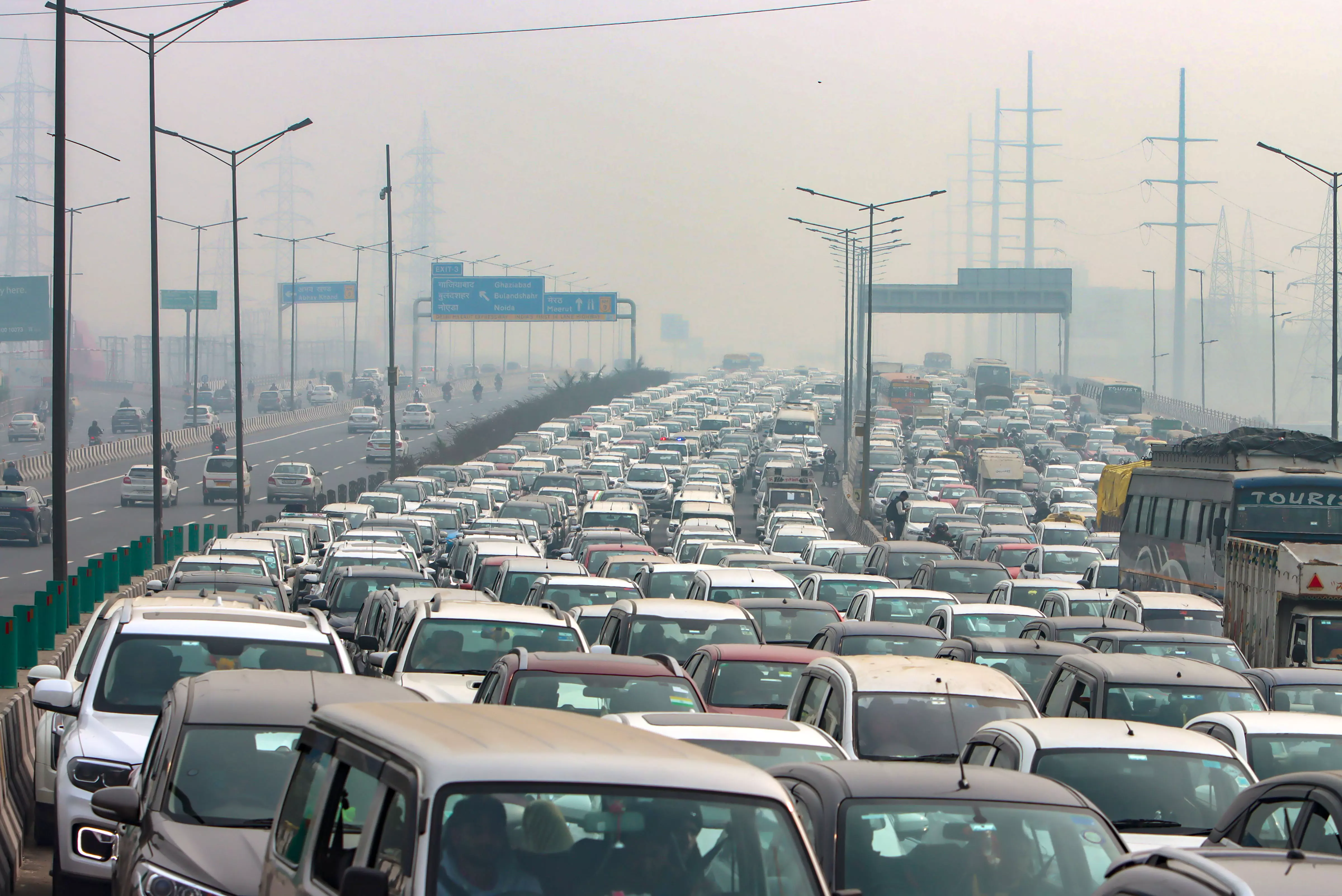 Massive traffic jams in Delhi ahead of farmers march; alternative routes to take