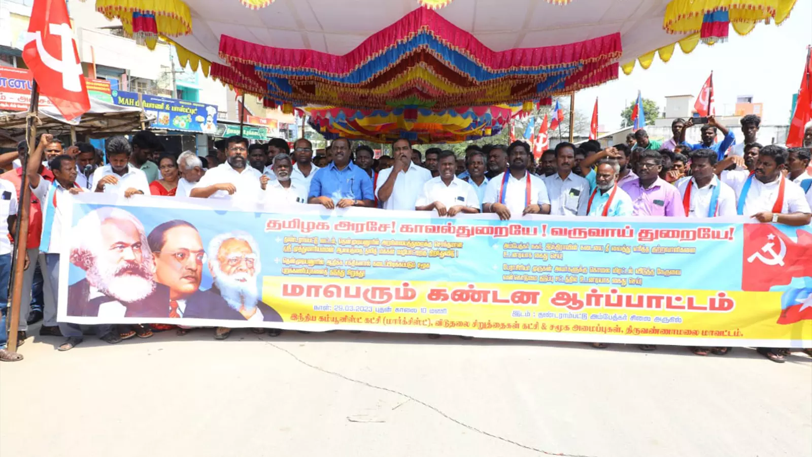 A protest demanding Dalit entry in Sri Muthu Mariamman Temple. Photo: Subramani Muthuvel