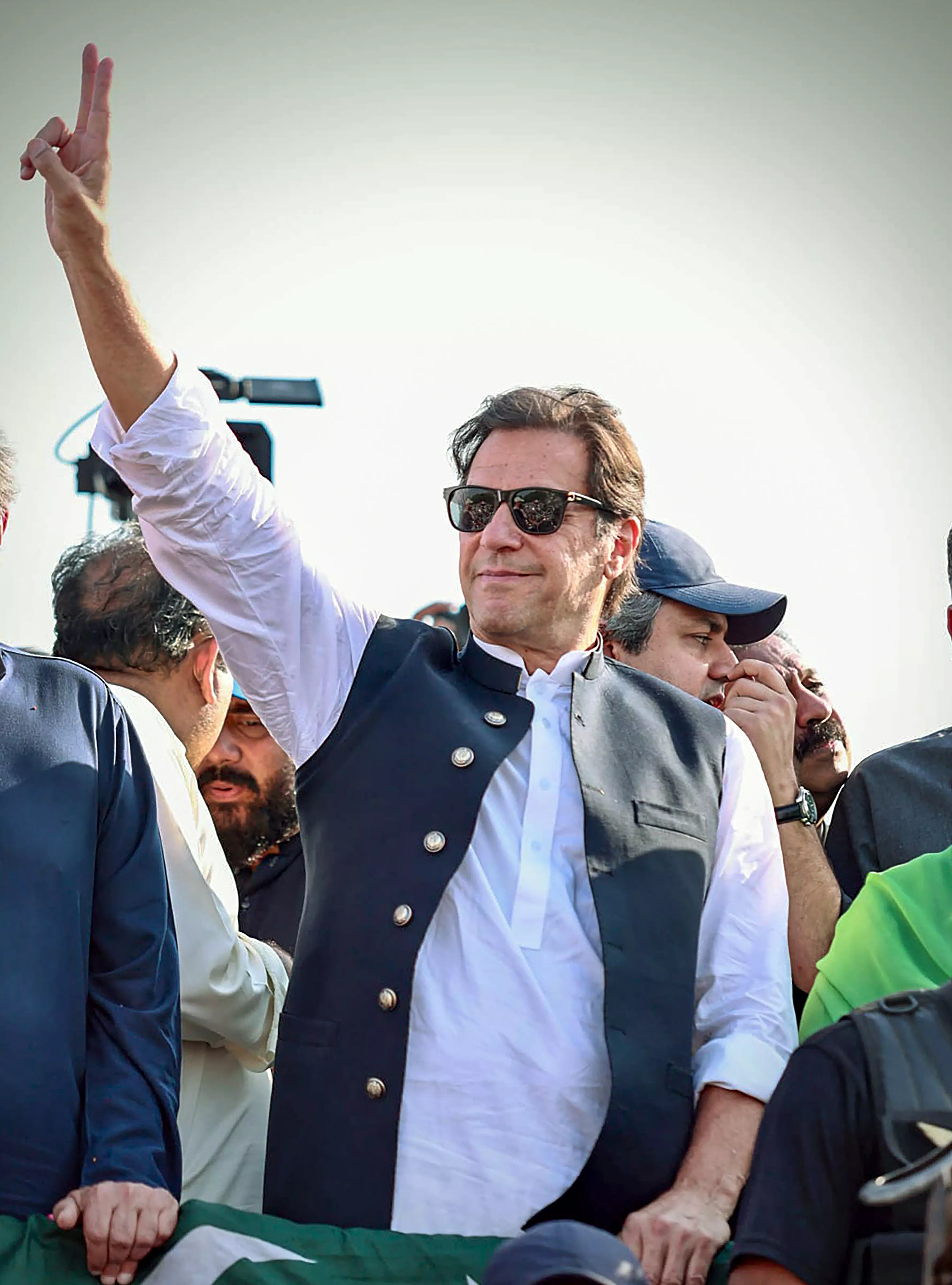 Fresh blow to Imran Khans party as PML-N candidates victory notified from Islamabad seats